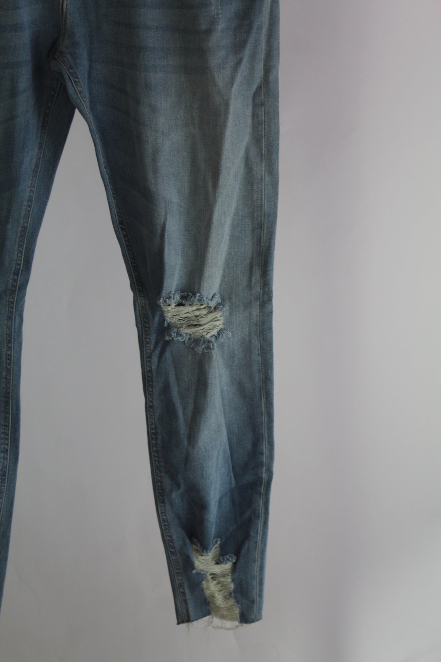 Bershka Distressed Light Wash Denim Women's Size 6