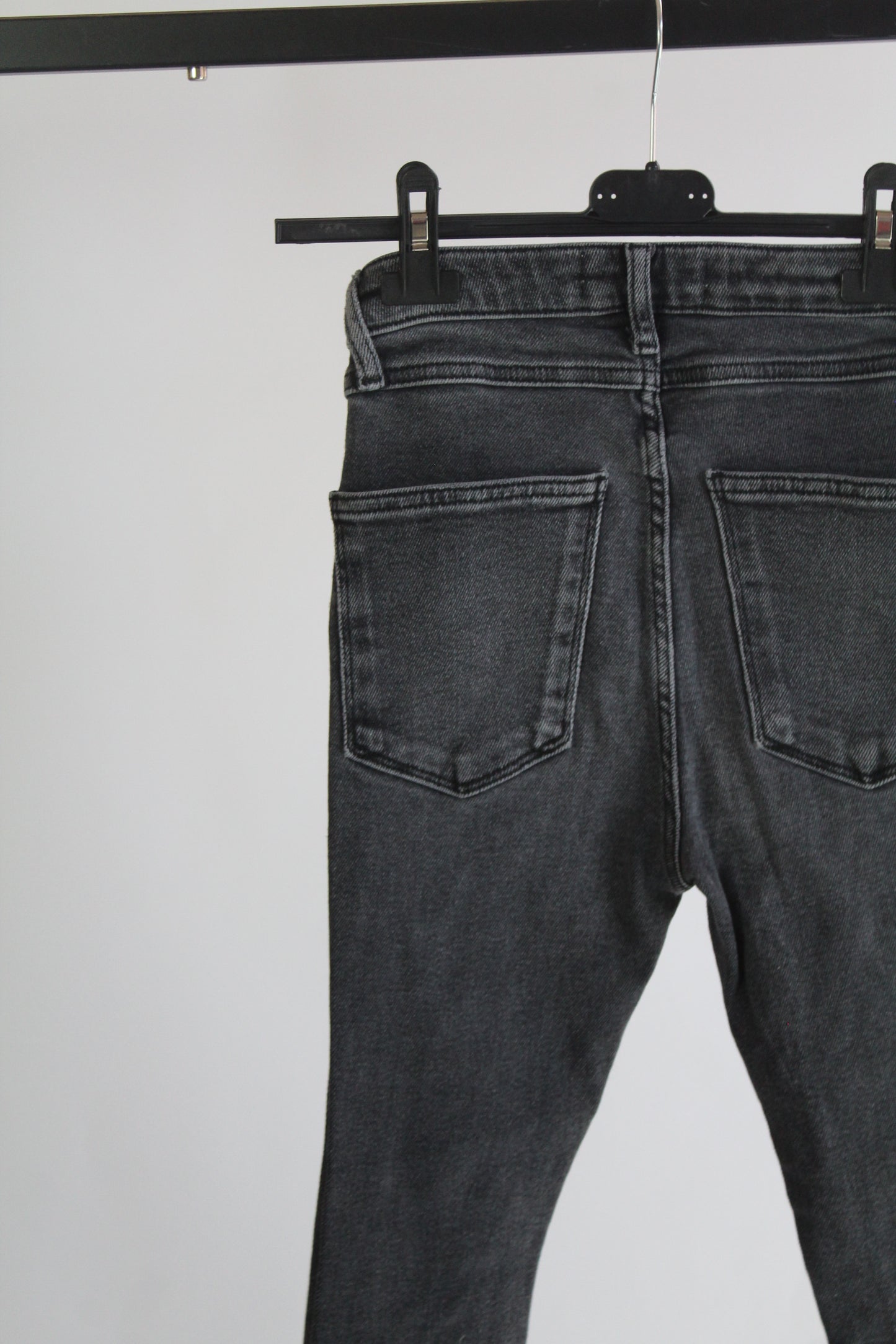 Zara Women's Black Dark Wash Skinny Jeans Size 2