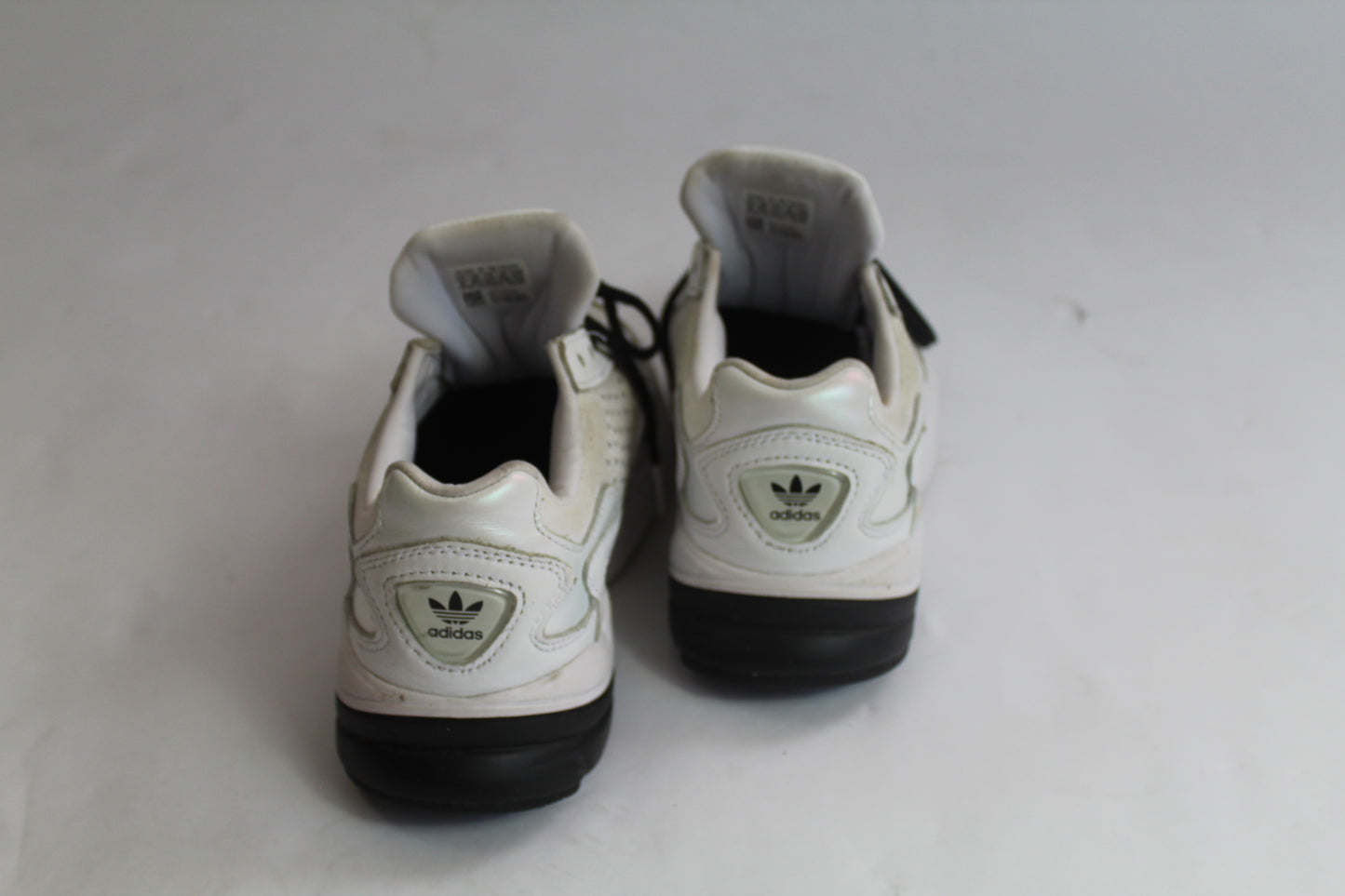 Women's Adidas Retro Fit Sneakers U.S. Size 6