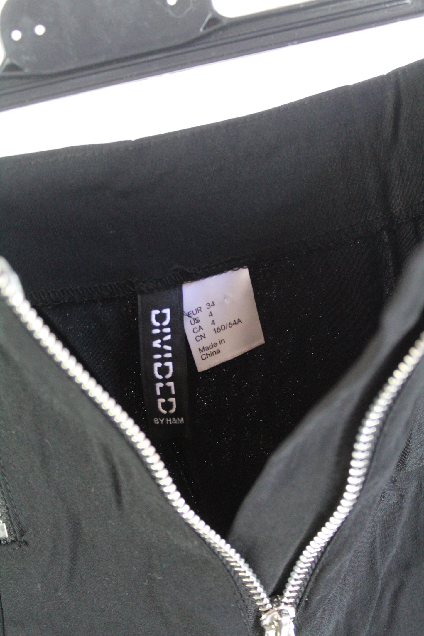 H&M Divided Black Mini Skirt Women's Size 4