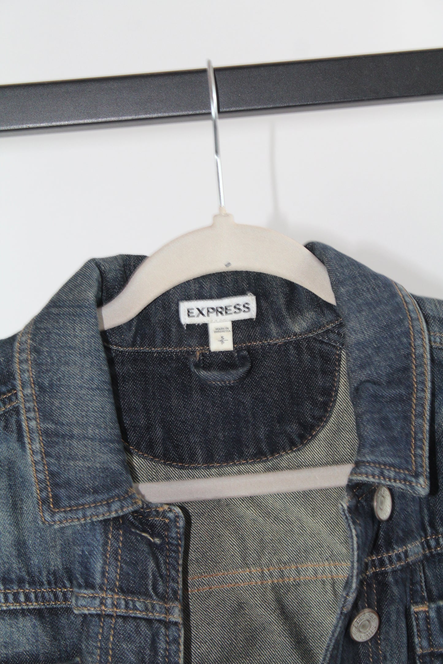 Women's Express Blue Cropped Denim Jacket Size Small