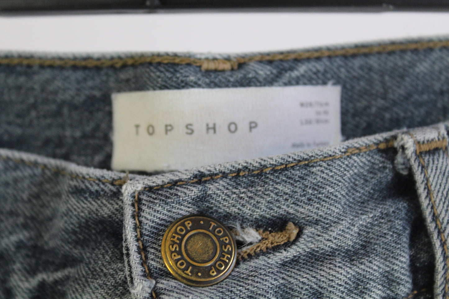 TopShop Denim Straight Cut Loose Fit Size W28 L32