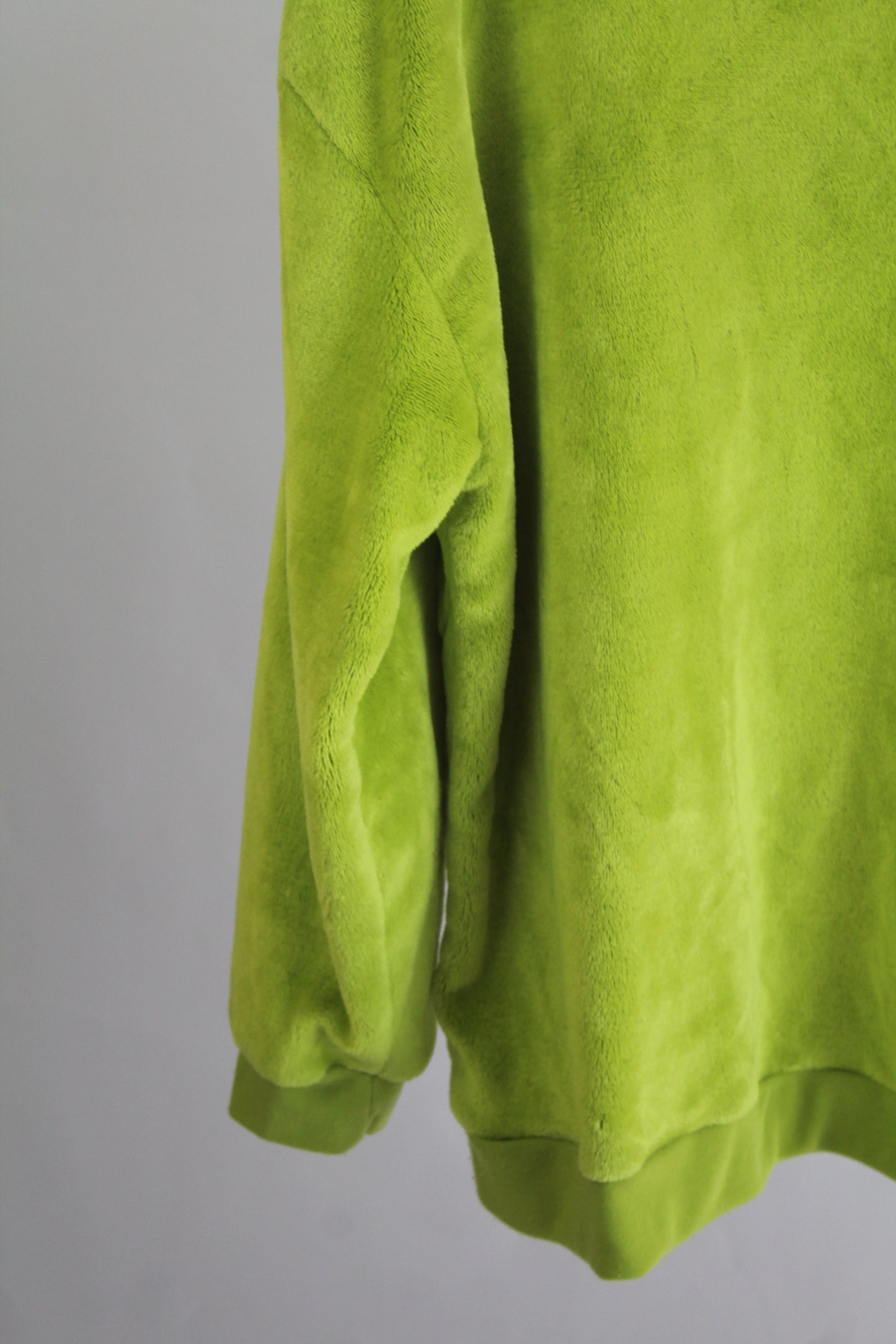 Juniors Disney The Grinch Fuzzy Sweater Size XL