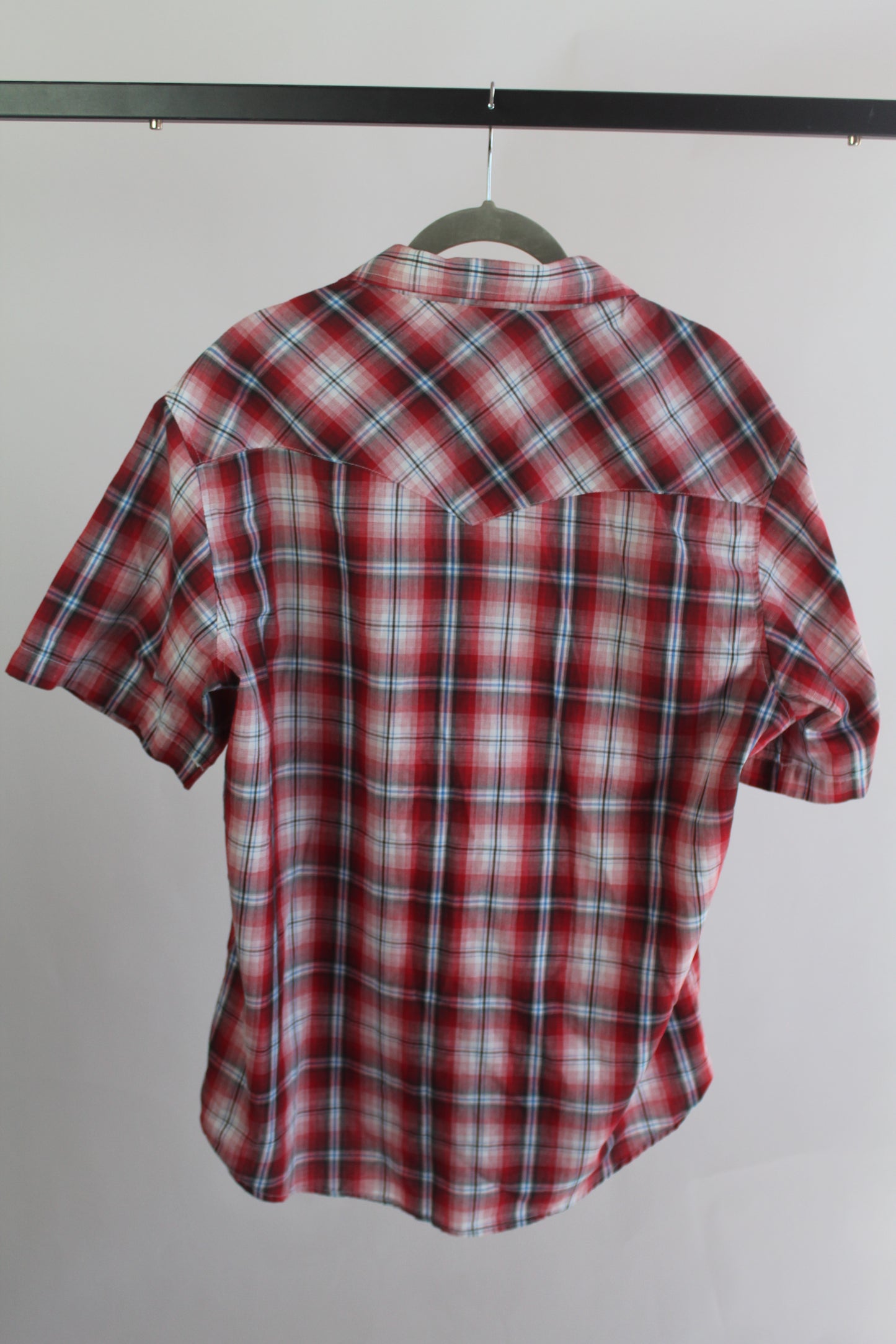 Men's Wrangler Red/White Western Fashion Snap Blouse Size L