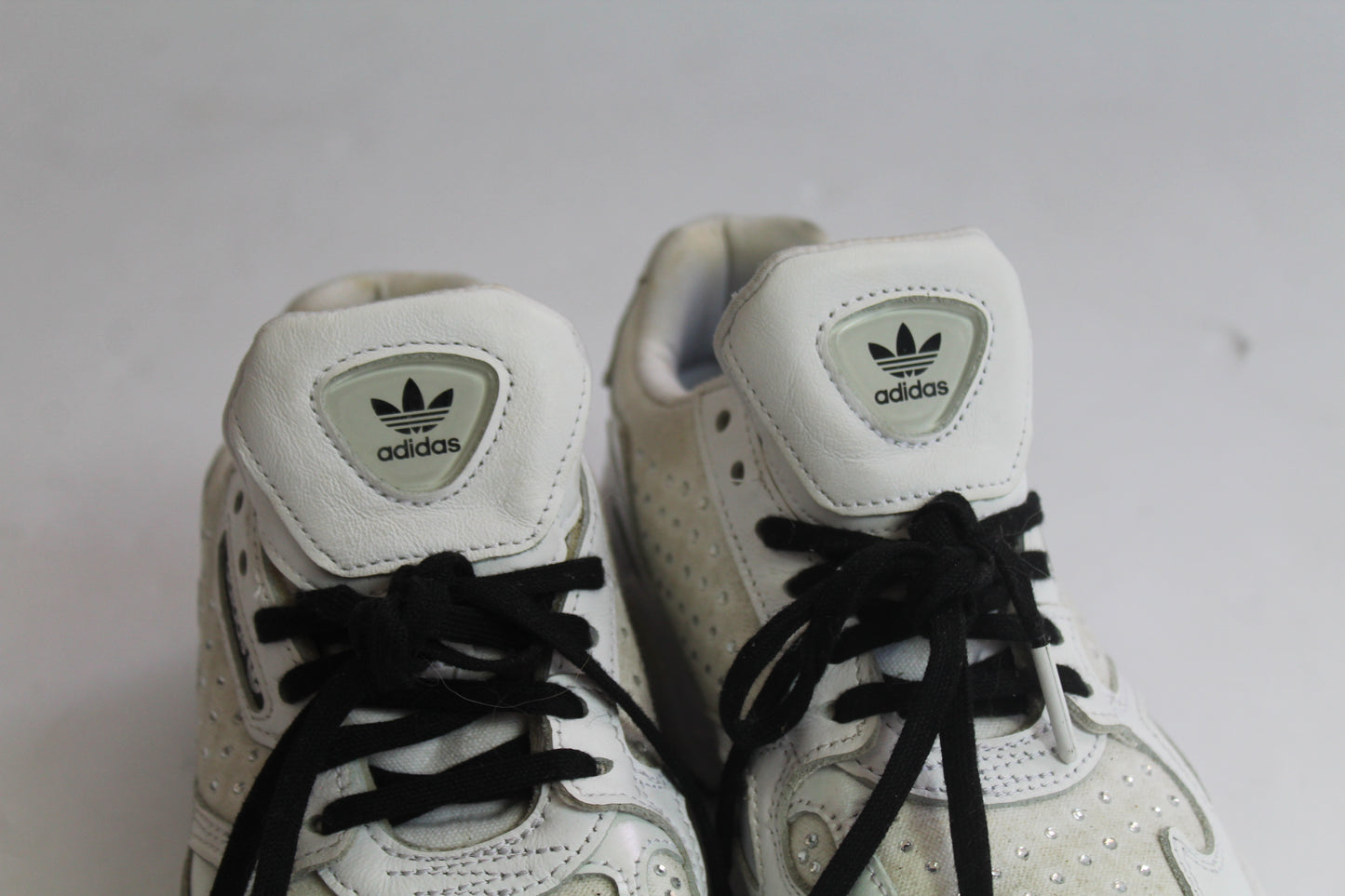 Women's Adidas Retro Fit Sneakers U.S. Size 6