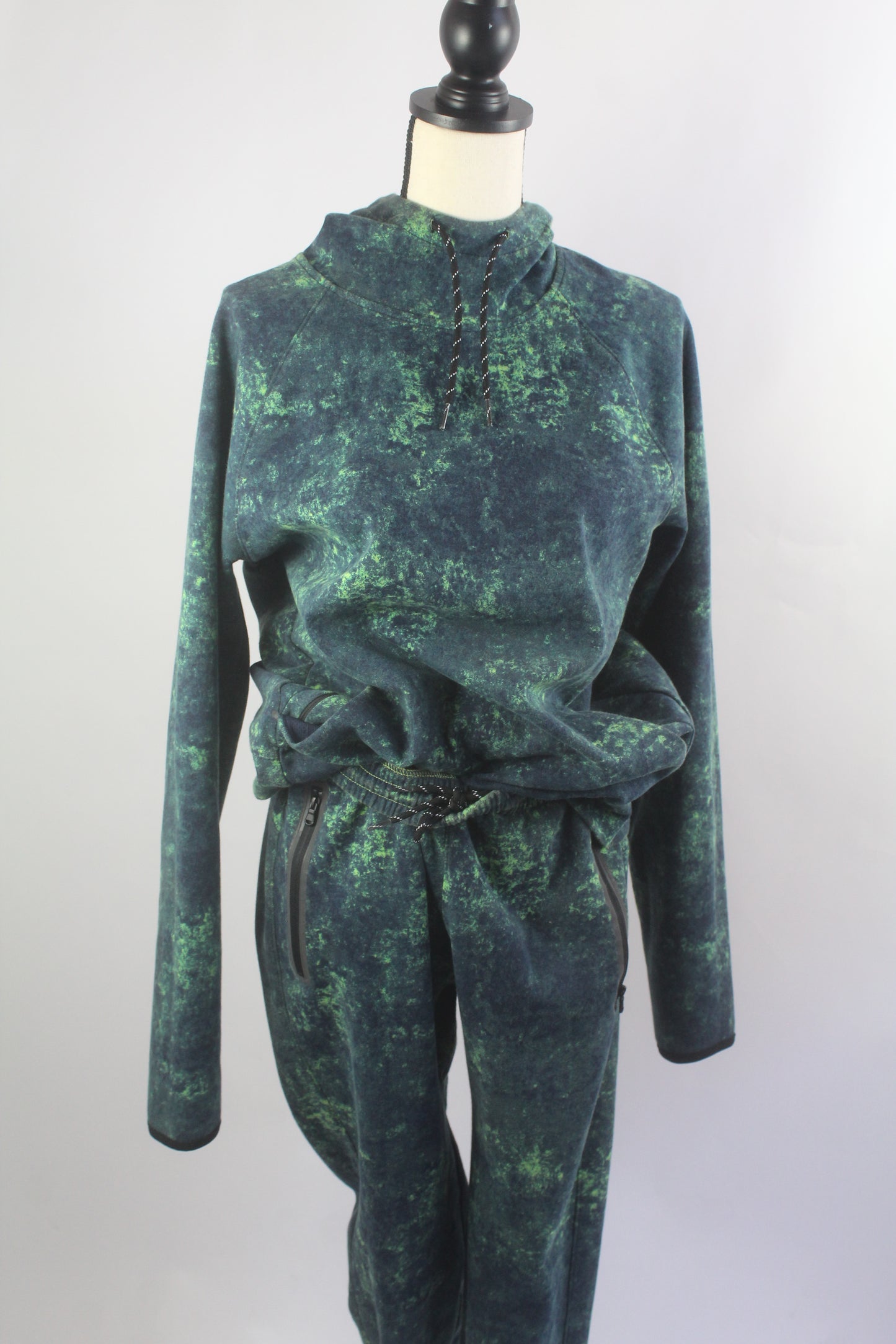 Blue and Green Lounge Set Size Medium