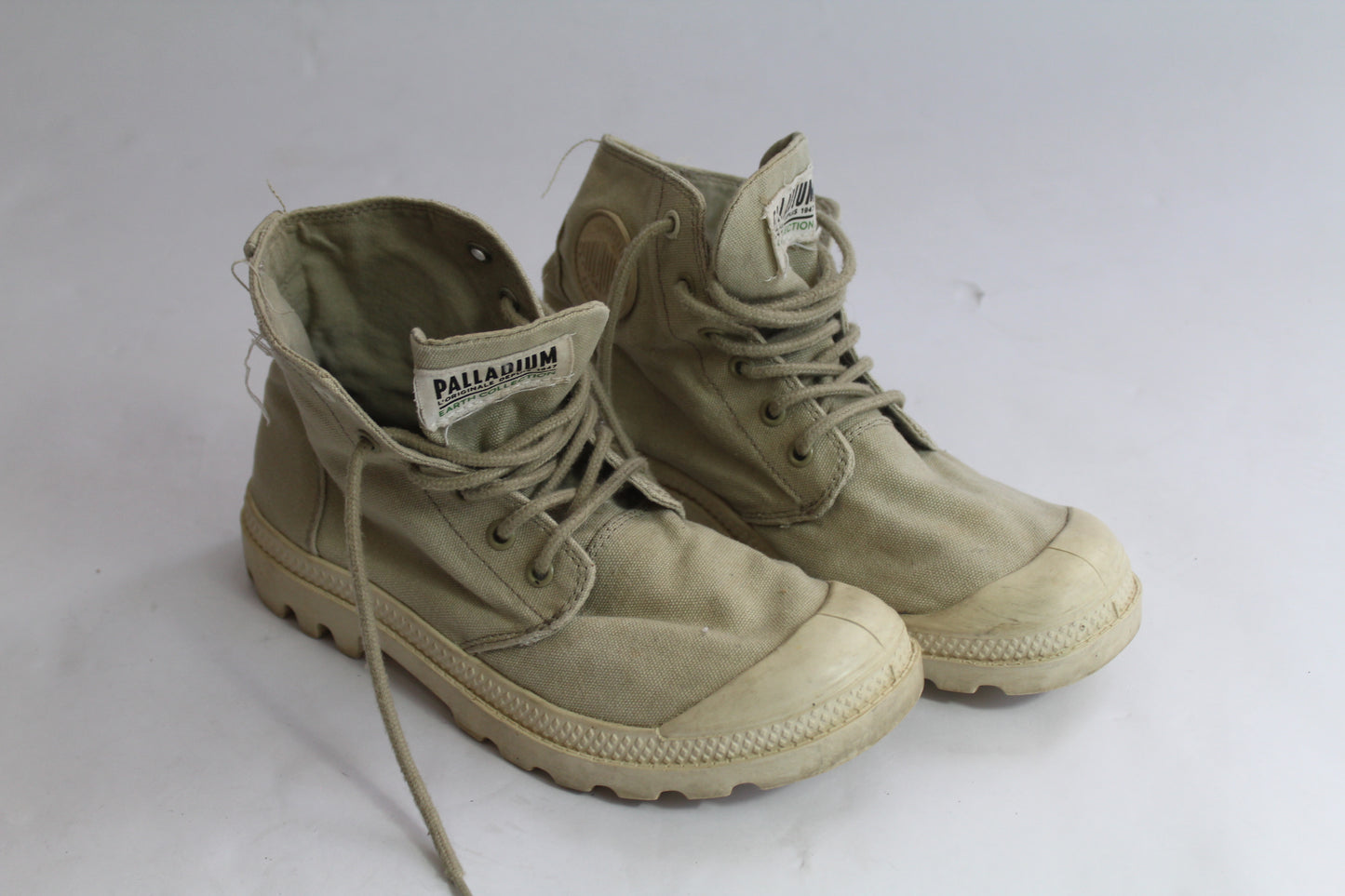 Unisex Palladium Earth Collection Light Green Combat Outdoor Boot U.S. Size W 7.5, M 6