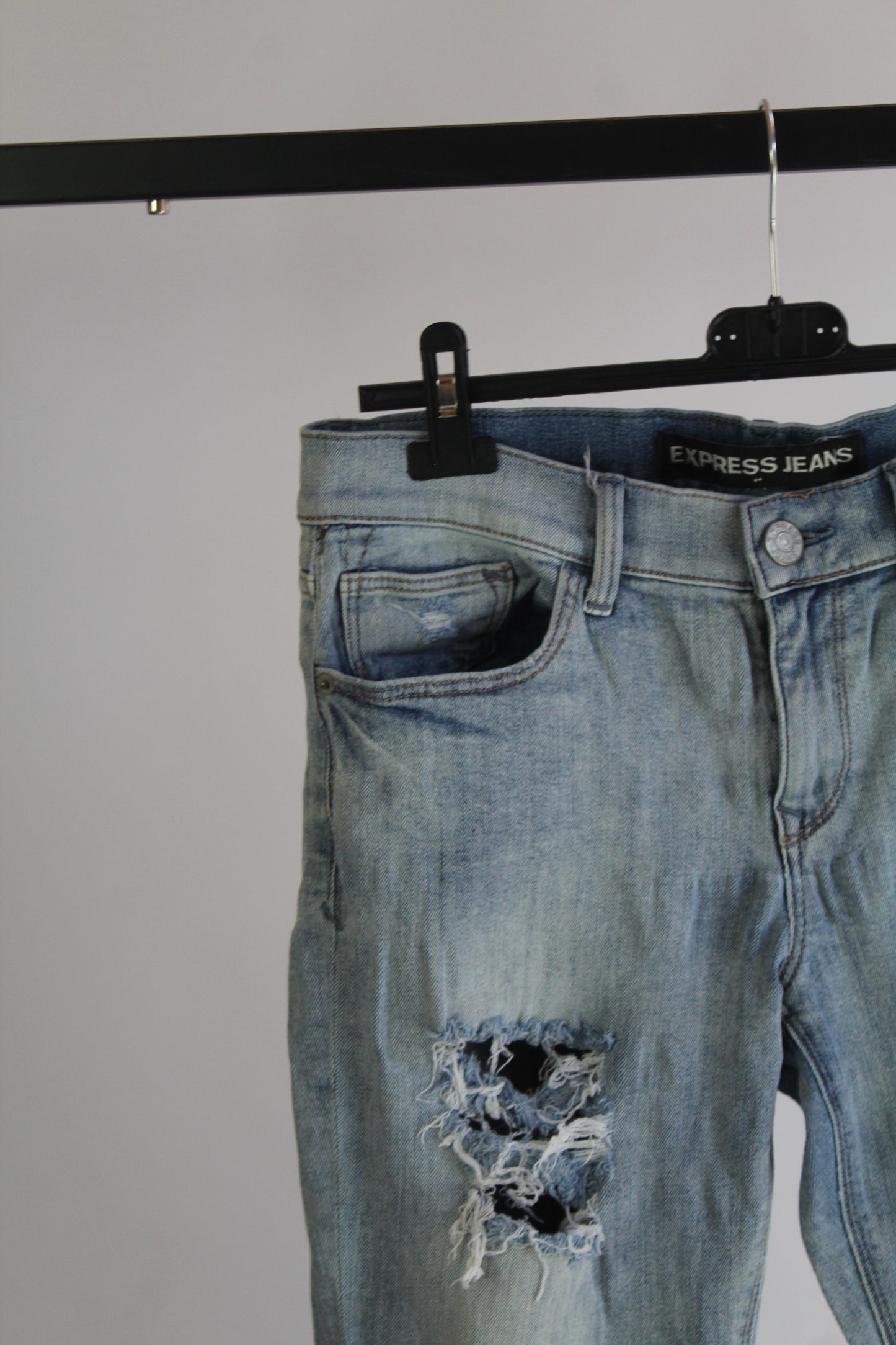 BDG Women's Light Wash Distressed Denim Super Skinny Size 6