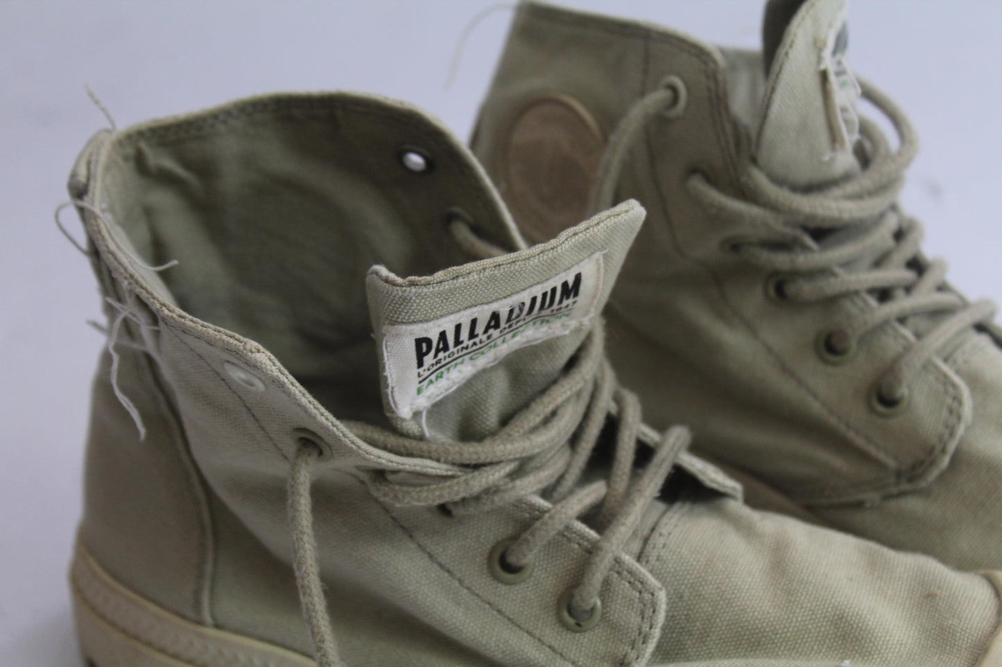 Unisex Palladium Earth Collection Light Green Combat Outdoor Boot U.S. Size W 7.5, M 6