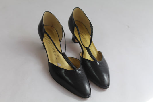 Vintage Black Leather Heels – Size 9