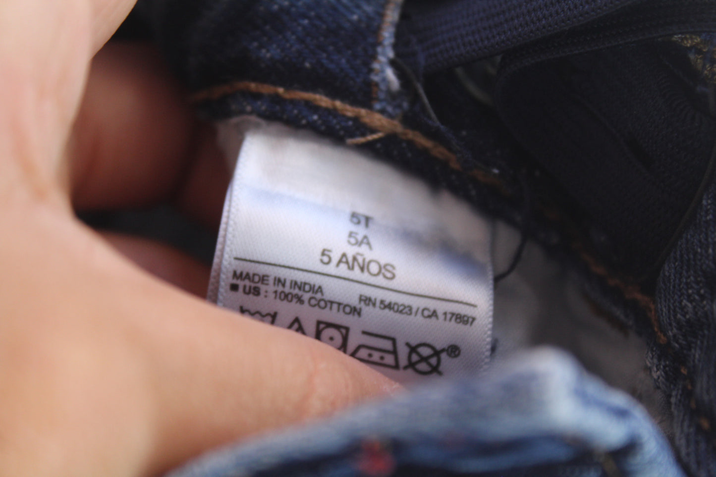 Boys Old Navy Dark Wash Denim Size 5T