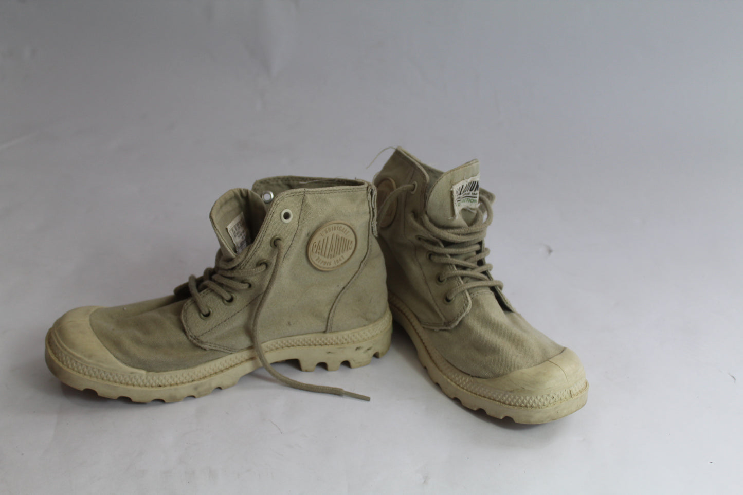 Unisex Palladium Earth Collection Light Green Combat Outdoor Boot U.S. Size W 7.5, M 6