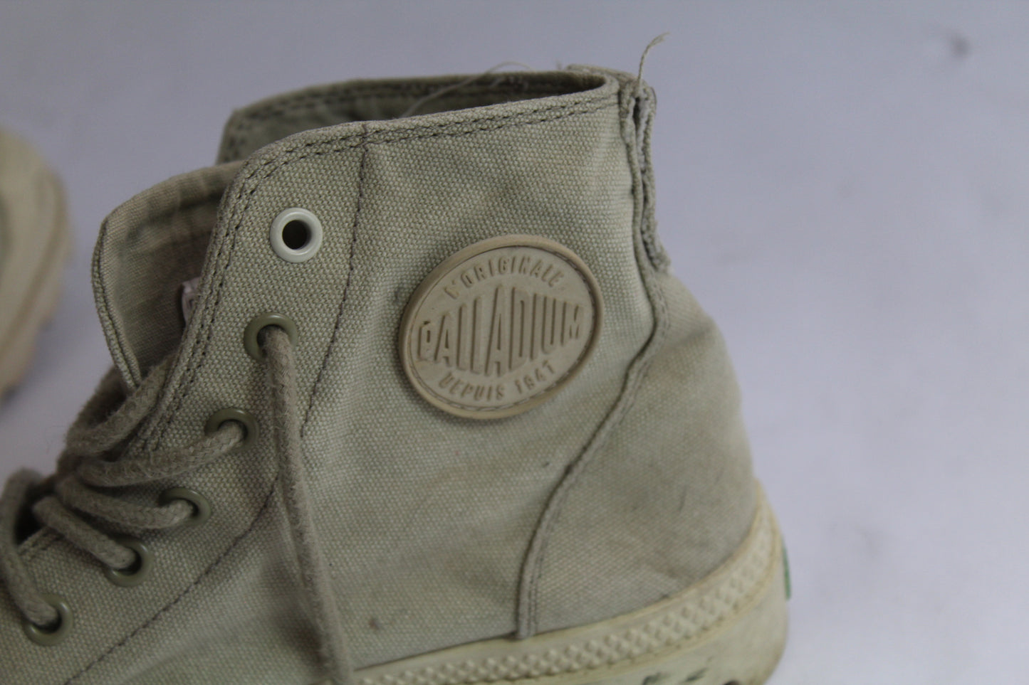 Unisex Palladium Earth Collection Light Green Combat Outdoor Boot U.S. Size W 7.5, M 6