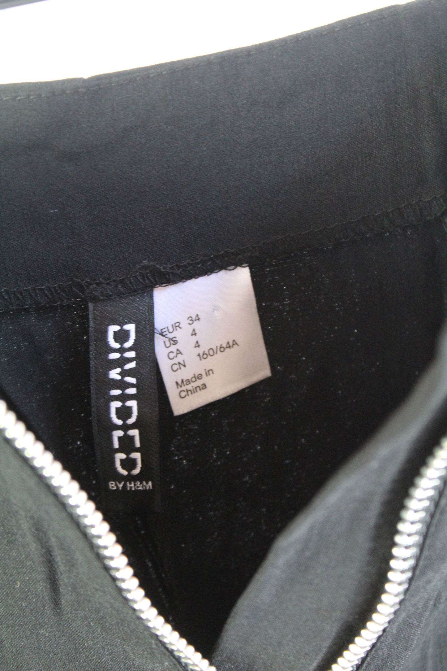 H&M Divided Black Mini Skirt Women's Size 4