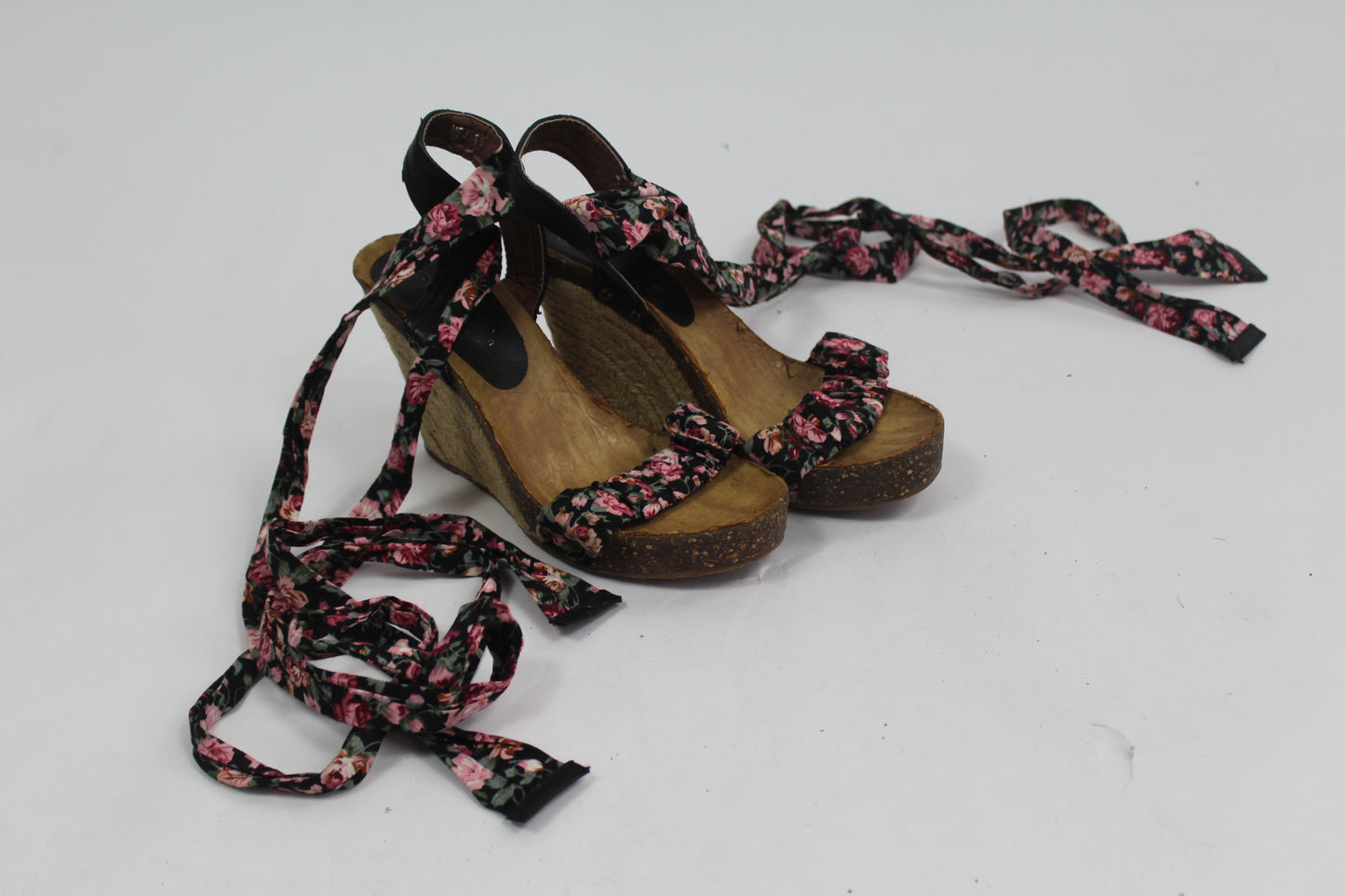 Women's Wedges with Floral Strap Size 6
