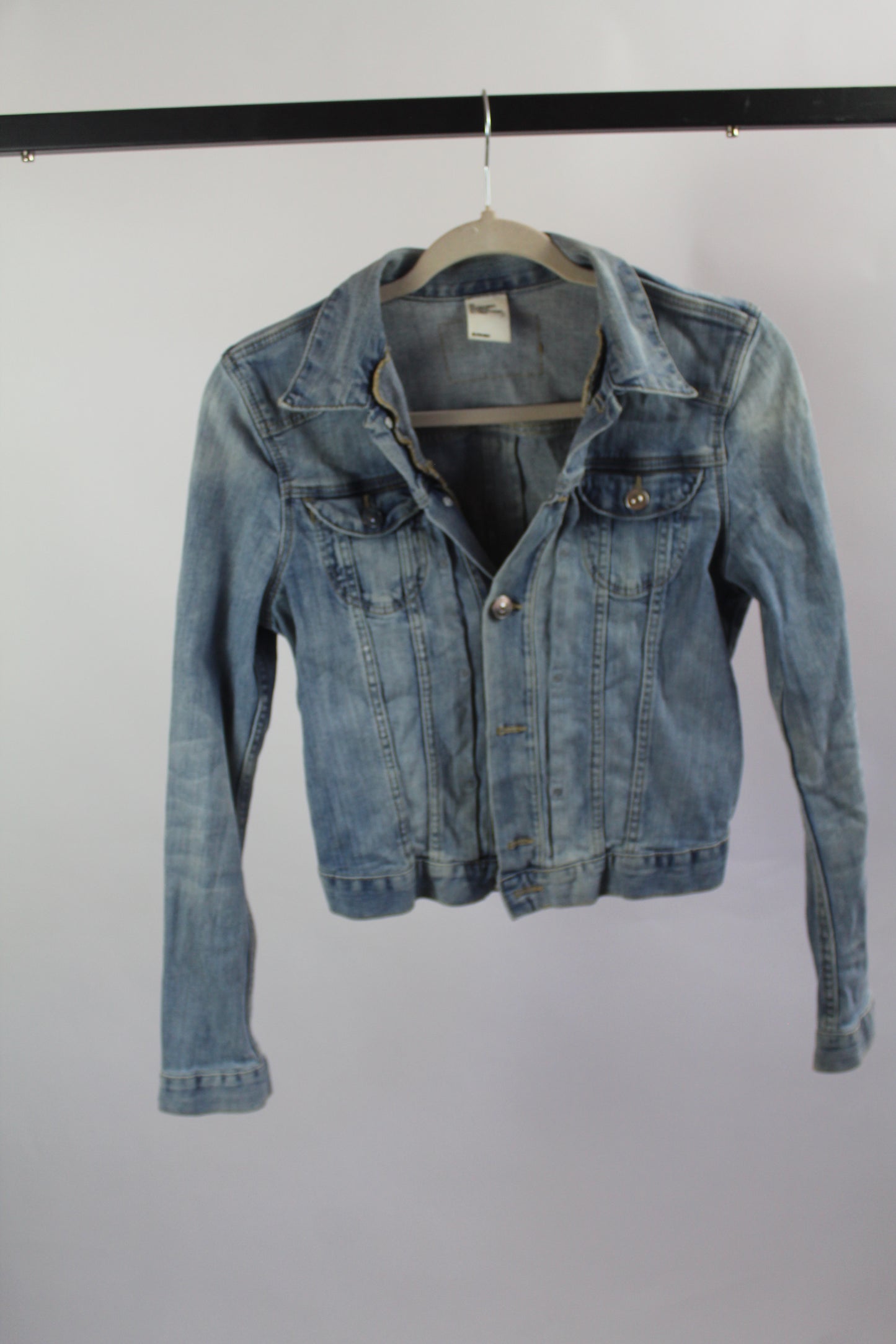 Women's Cropped Levi Denim Jacket Size Small