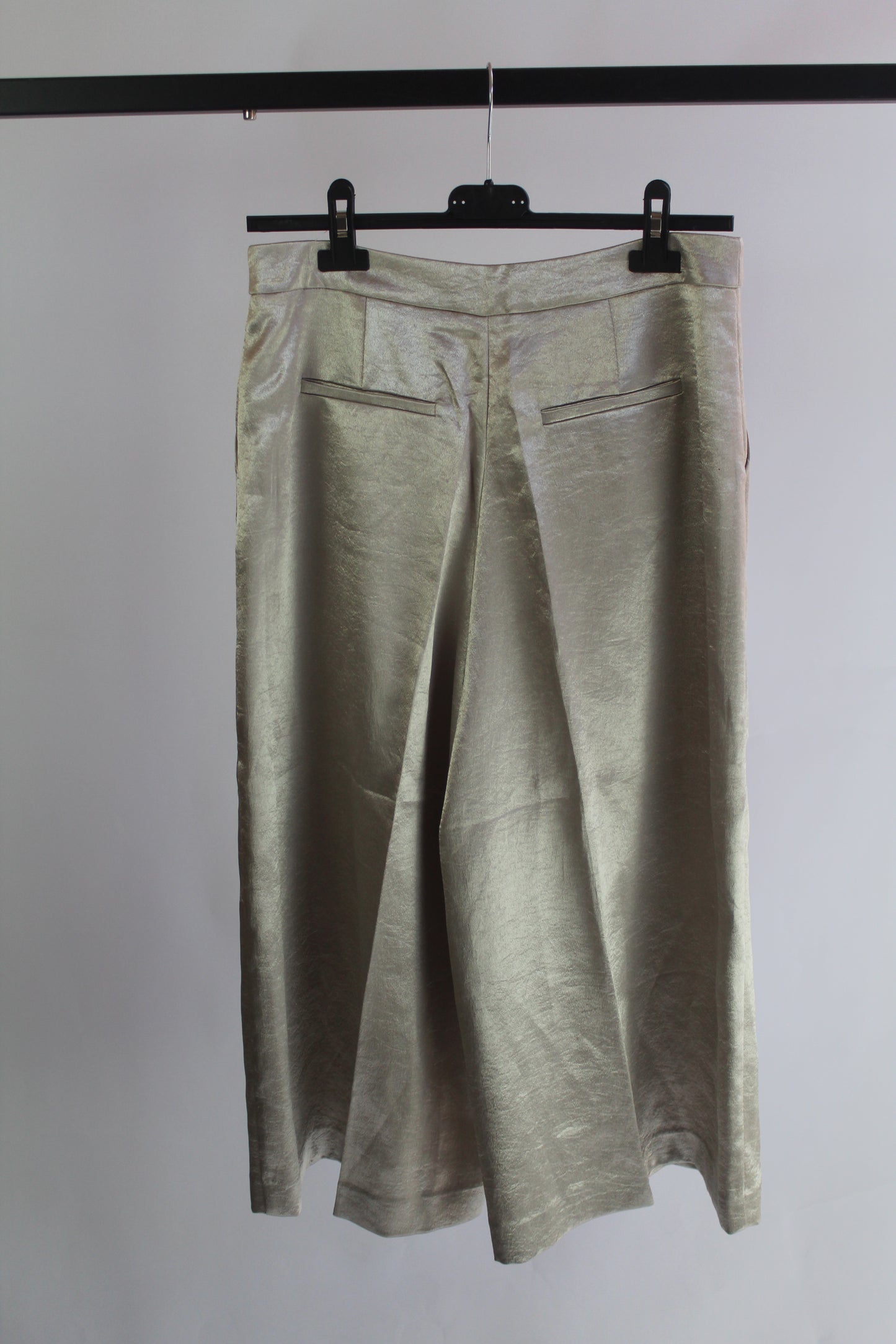 Forever 21 Women's Satin Culottes Size Medium