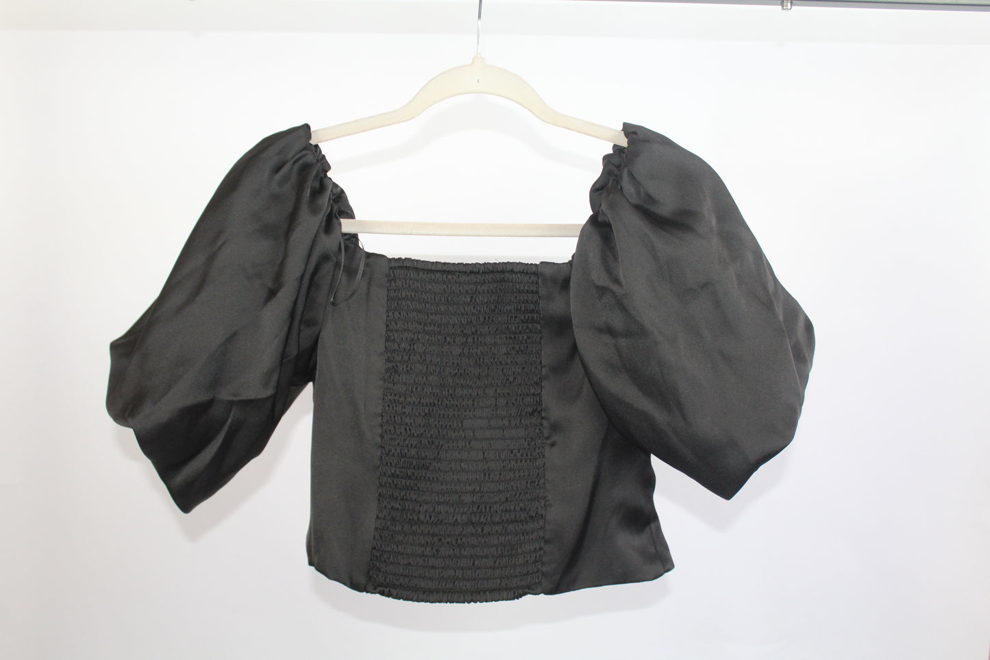 Women's Black Express Top w/Puff Sleeves Size Medium