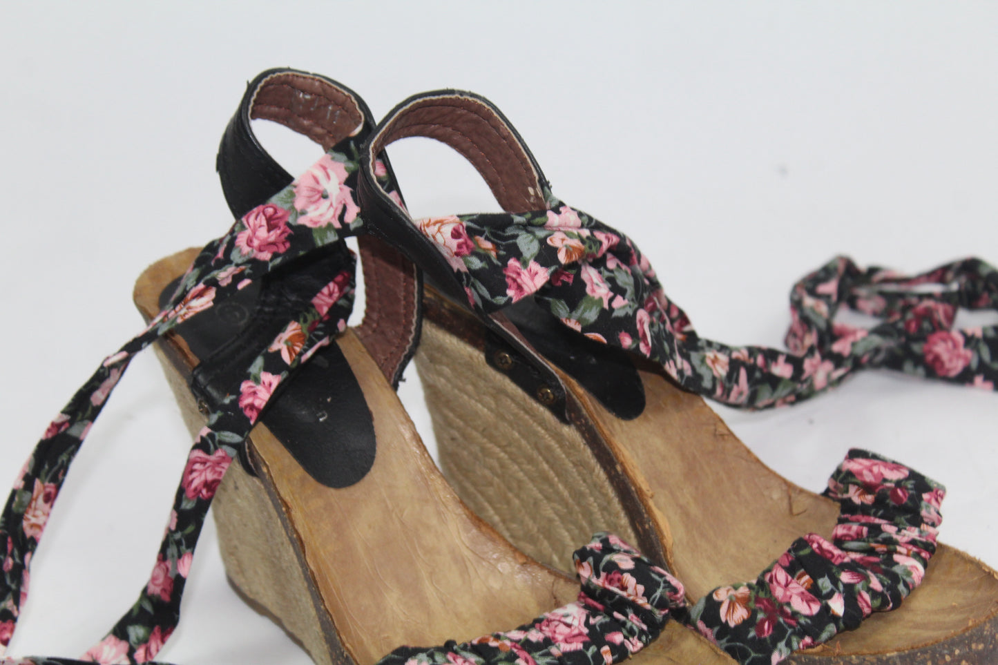 Women's Wedges with Floral Strap Size 6