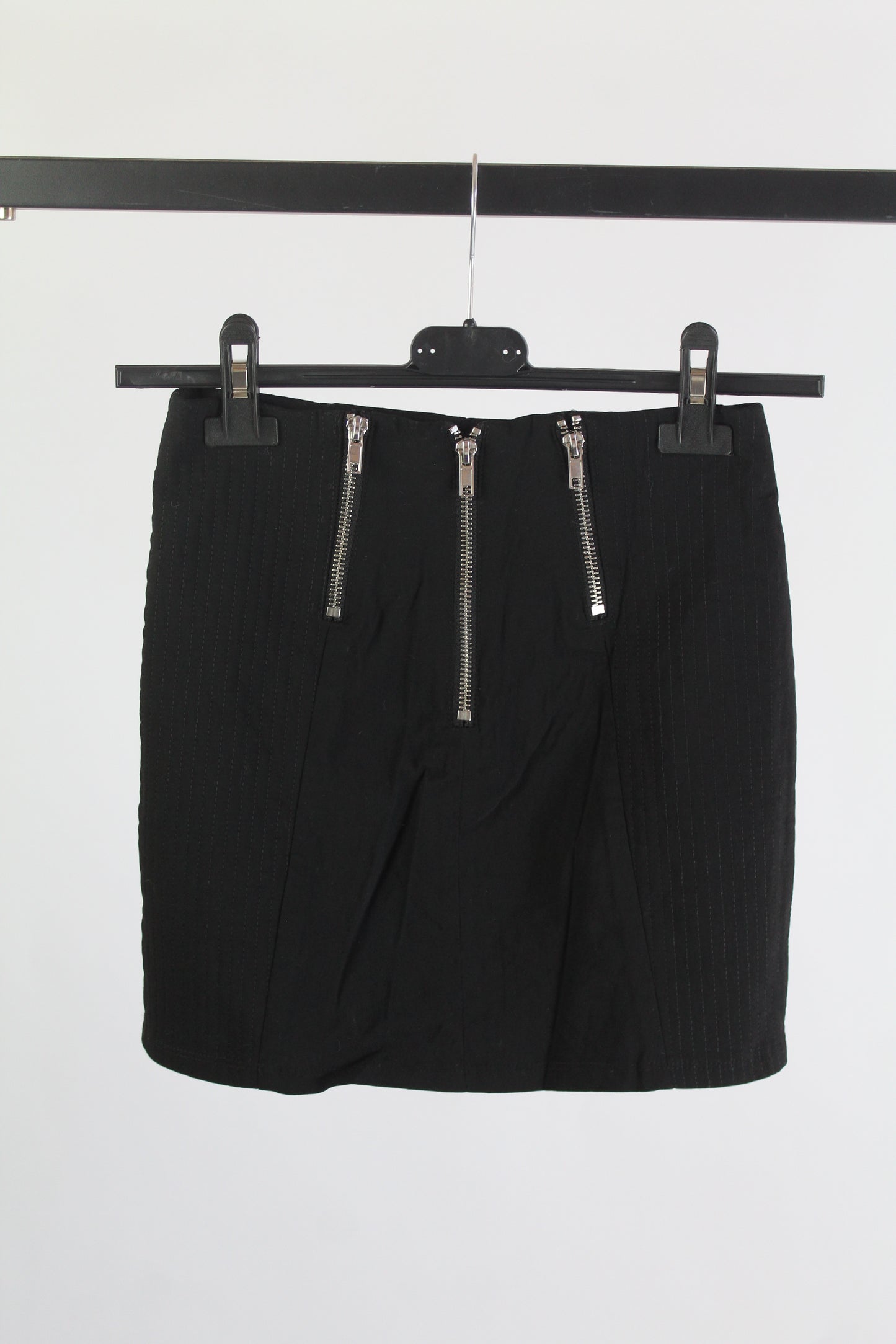 H&M Divided Black Mini Skirt Women's Size 4