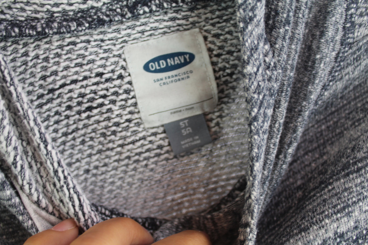 Boys Old Navy Crew Neck Sweatshirt Size 5T/5A