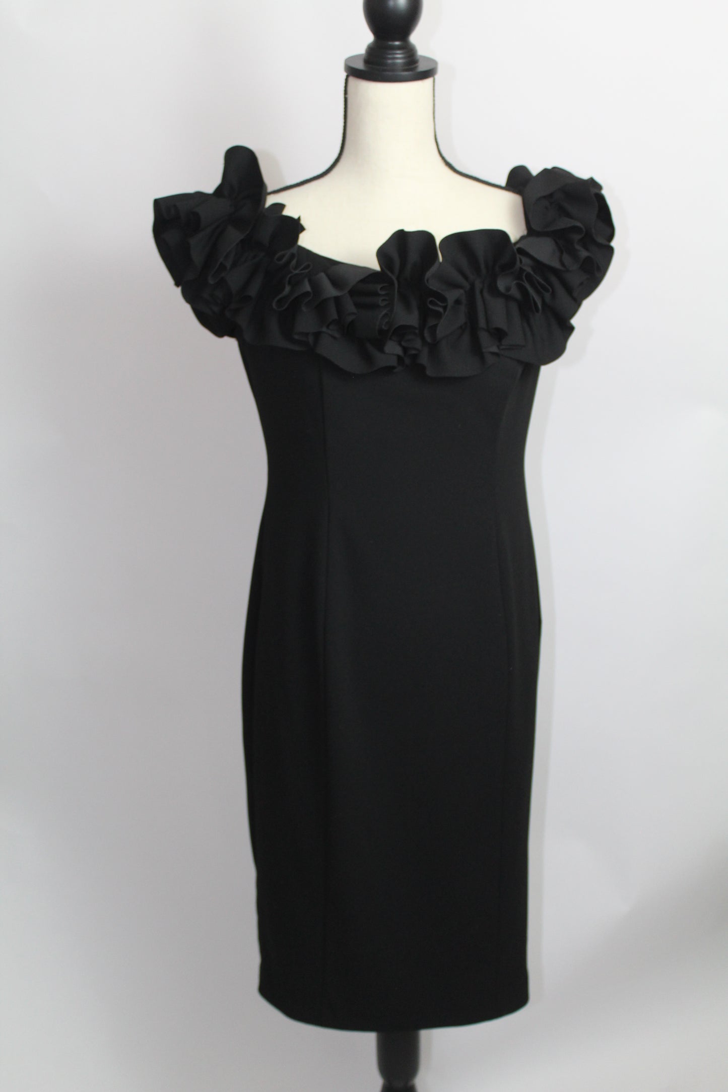 Women’s Calvin Klein Classic Black Sleeveless Dress – Size 6