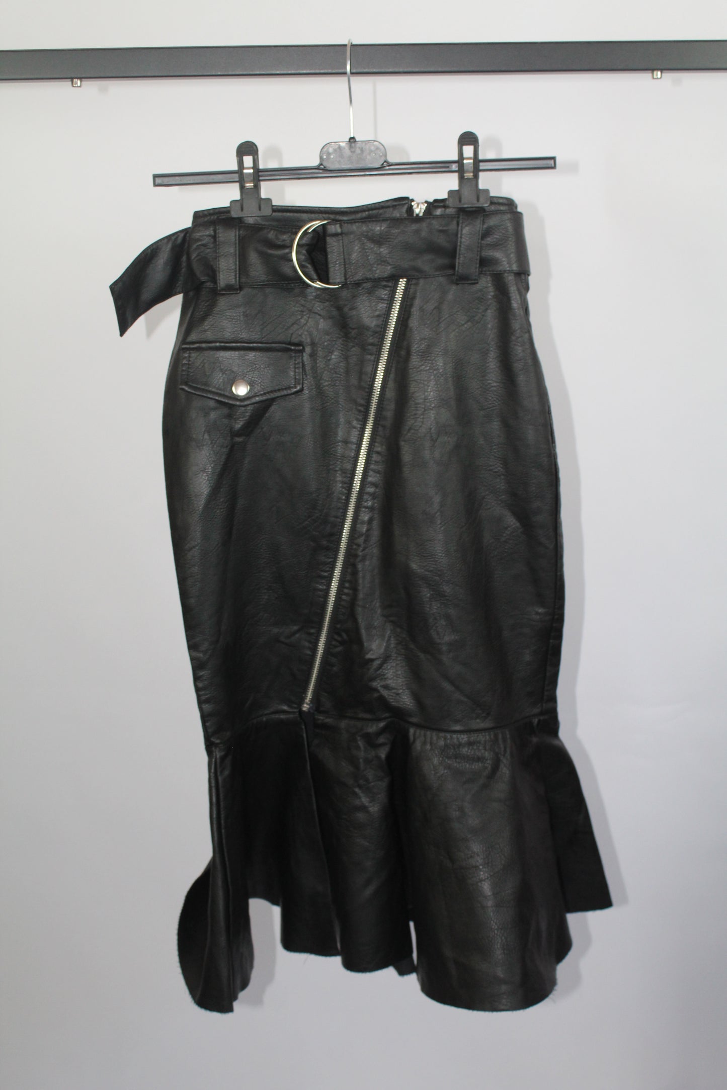 Women's HM Black Pencil Pleather Skirt Size 4