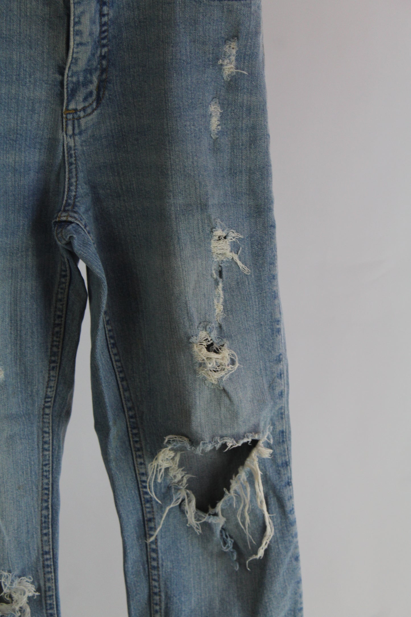 BDG Women's Light Wash Distressed Denim Super Skinny Size 6