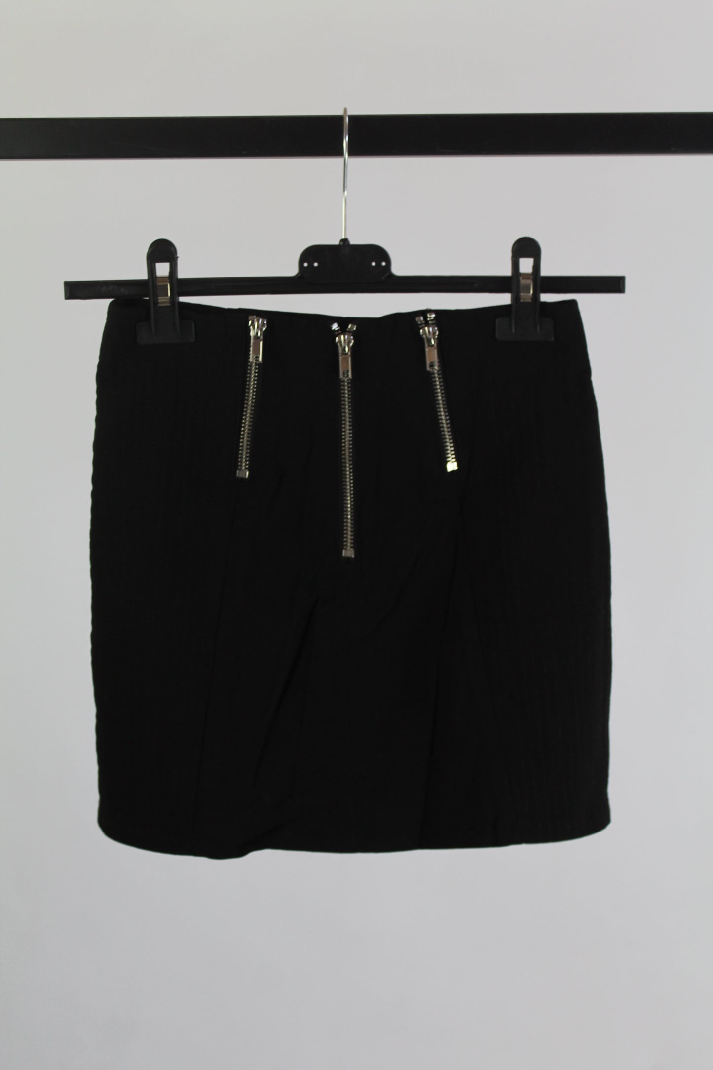 H&M Divided Black Mini Skirt Women's Size 4
