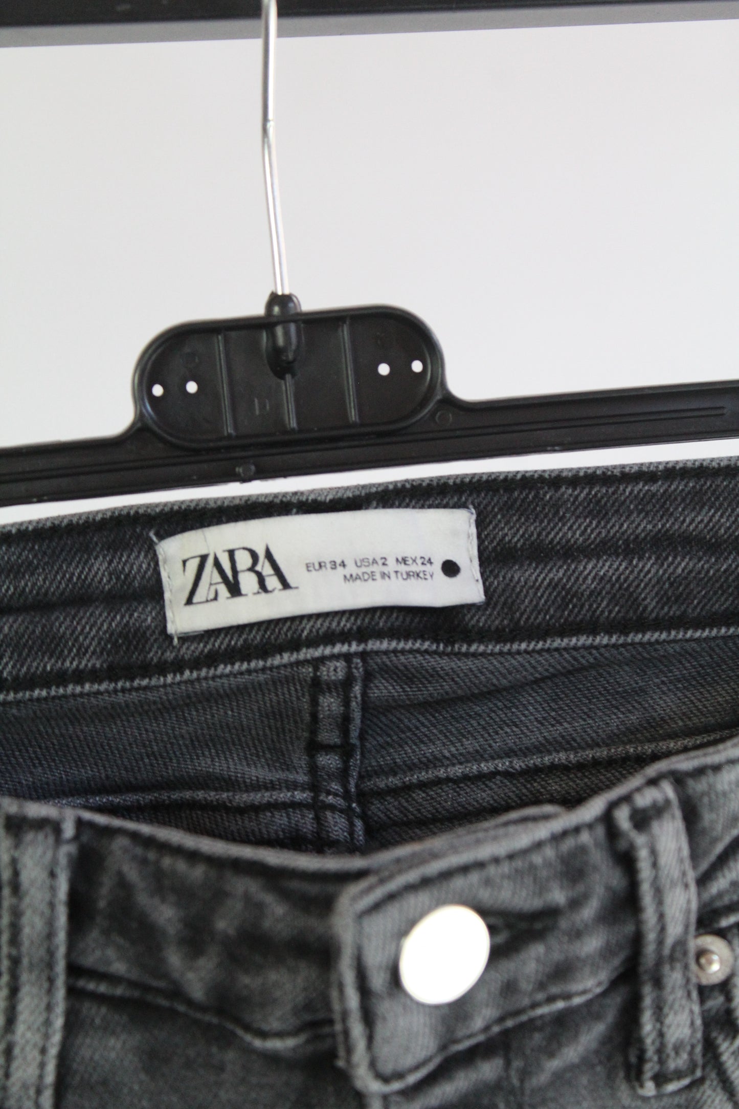 Zara Women's Black Dark Wash Skinny Jeans Size 2