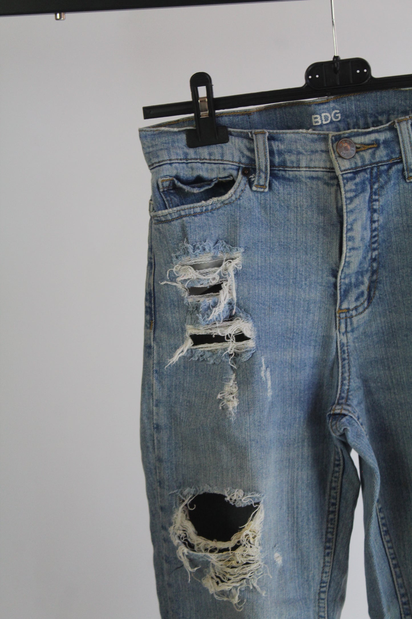 BDG Women's Light Wash Distressed Denim Super Skinny Size 6