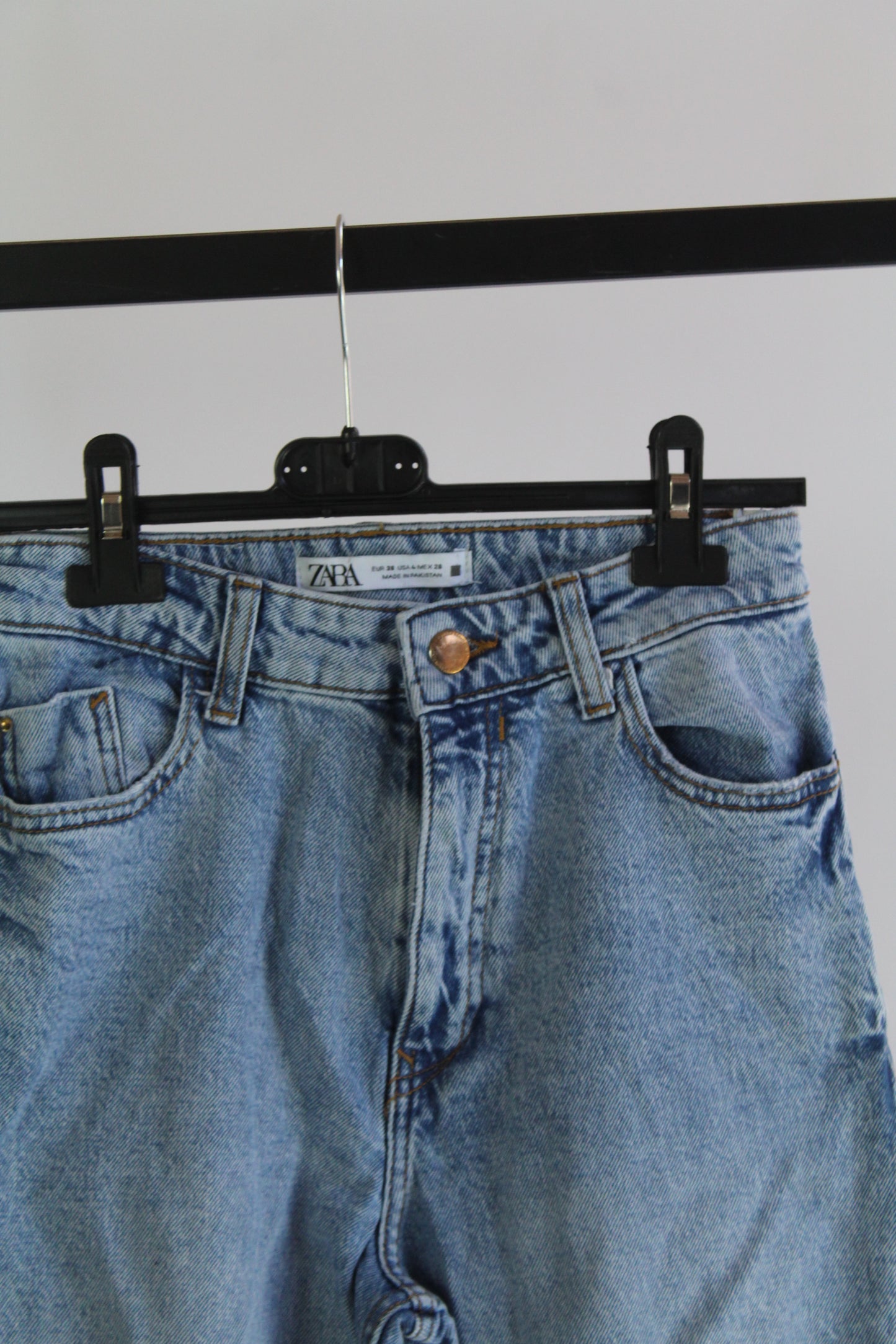 Zara Women's Light Wash Denim Size 4