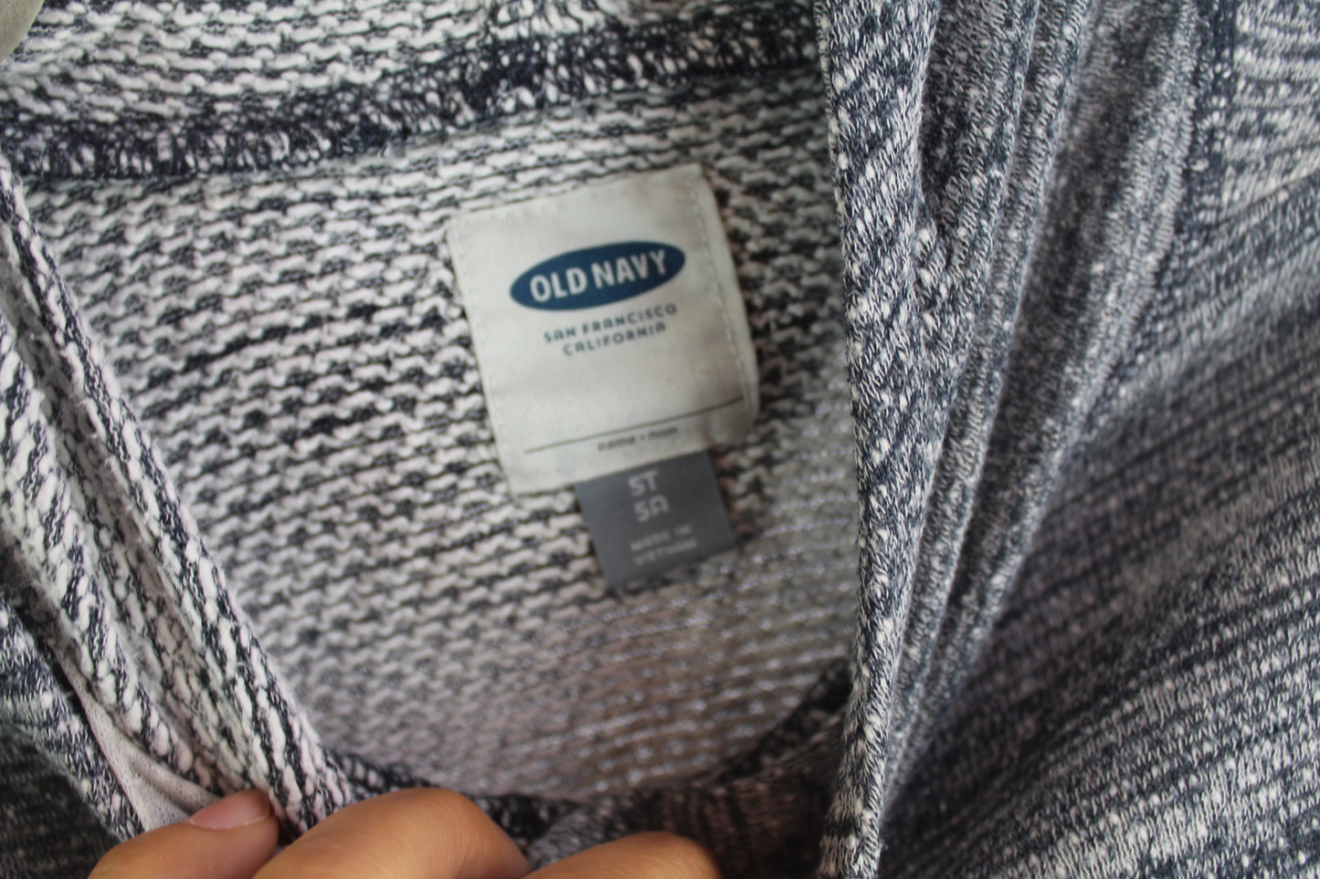 Boys Old Navy Crew Neck Sweatshirt Size 5T/5A