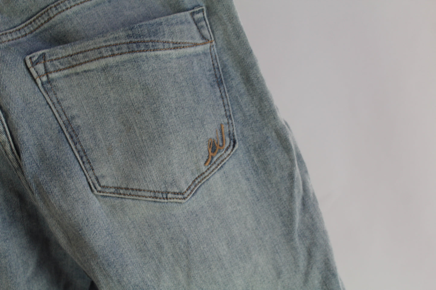 BDG Women's Light Wash Distressed Denim Super Skinny Size 6