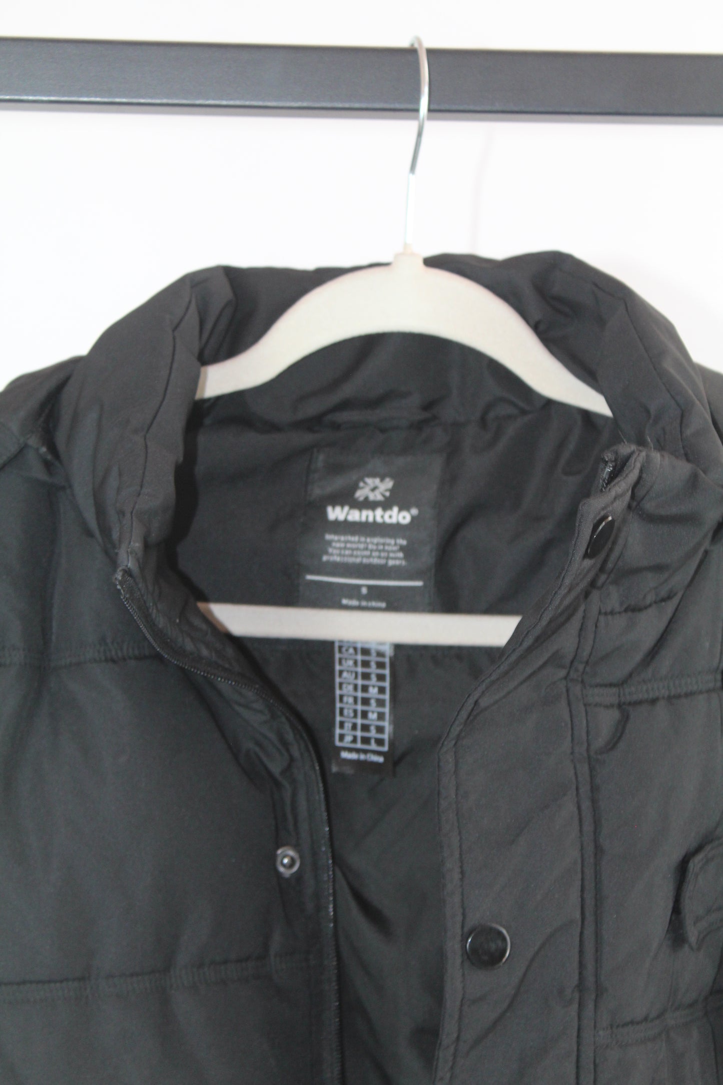Women's Black Puffer Jacket Size Small Brand Wantdo