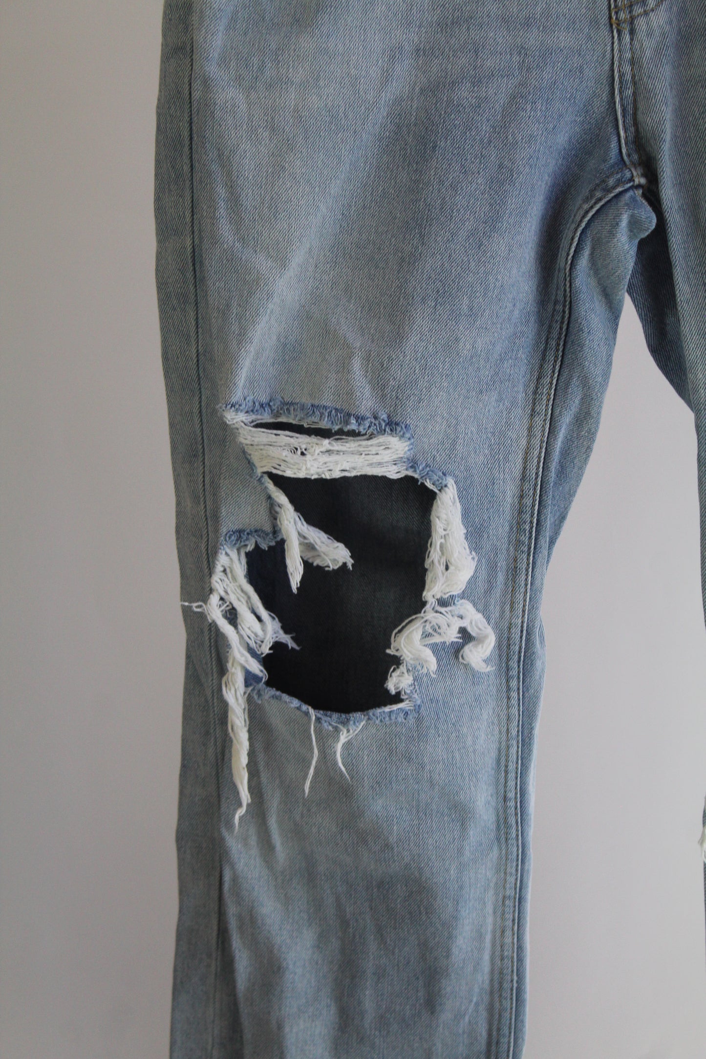 Vanilla Star Women's Light Wash Ripped Denim Jeans Size 7