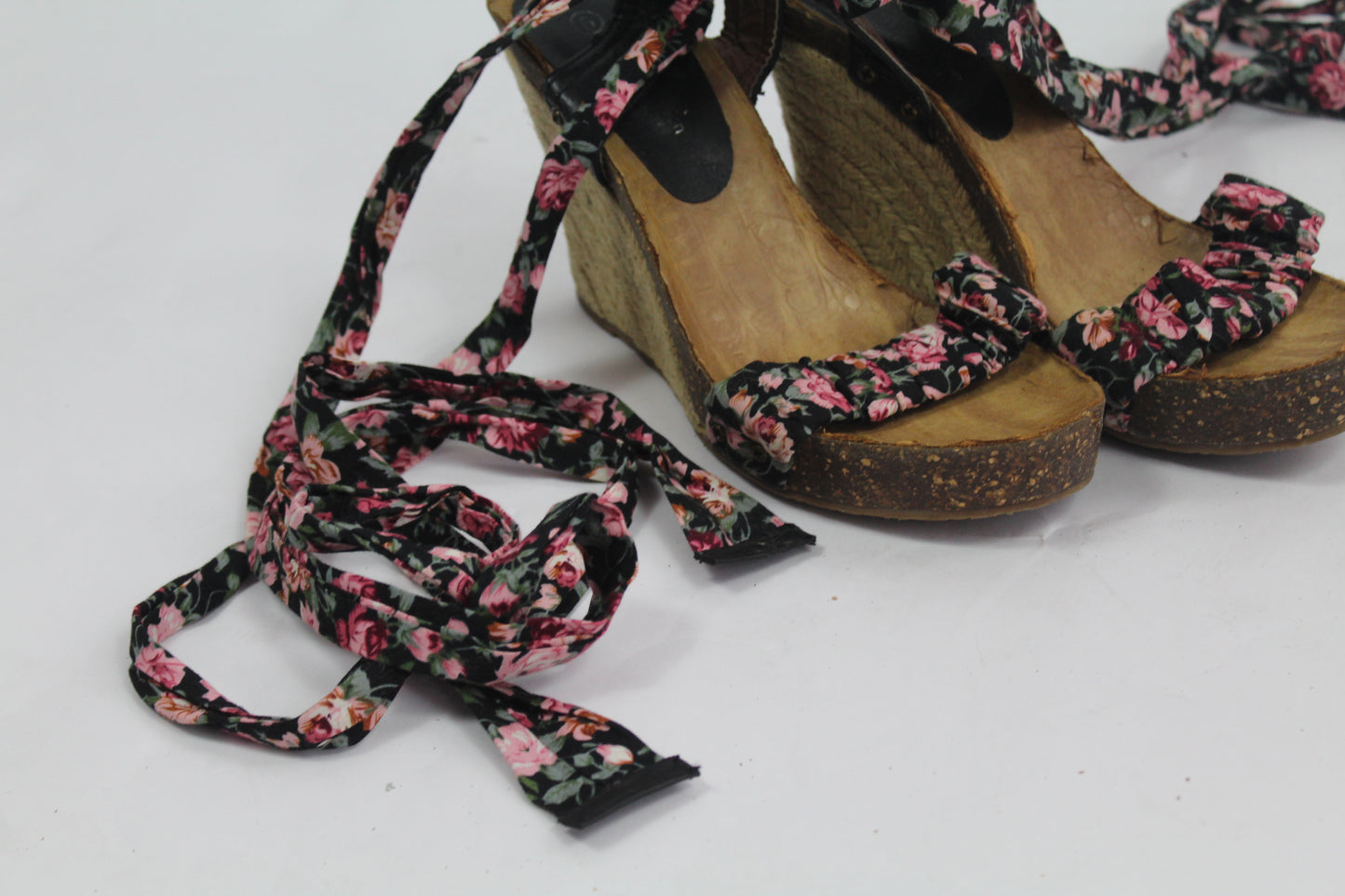 Women's Wedges with Floral Strap Size 6