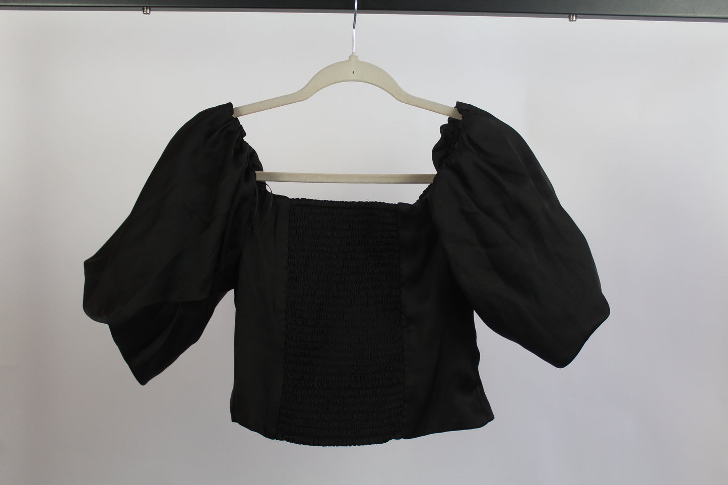 Women's Black Express Top w/Puff Sleeves Size Medium