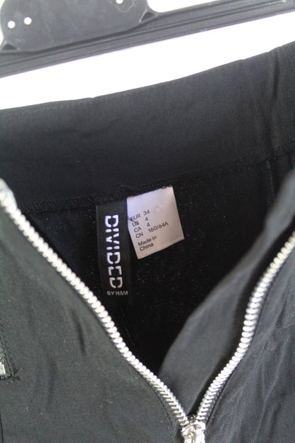 H&M Divided Black Mini Skirt Women's Size 4