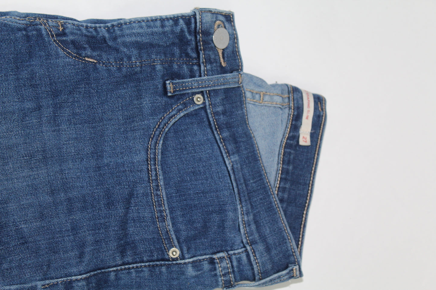 Women’s Dark Wash Slim Fit Levi's Stretch Jeans – Size 27