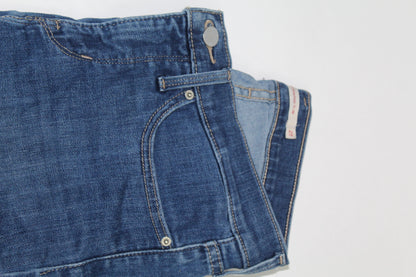 Women’s Dark Wash Slim Fit Levi's Stretch Jeans – Size 27