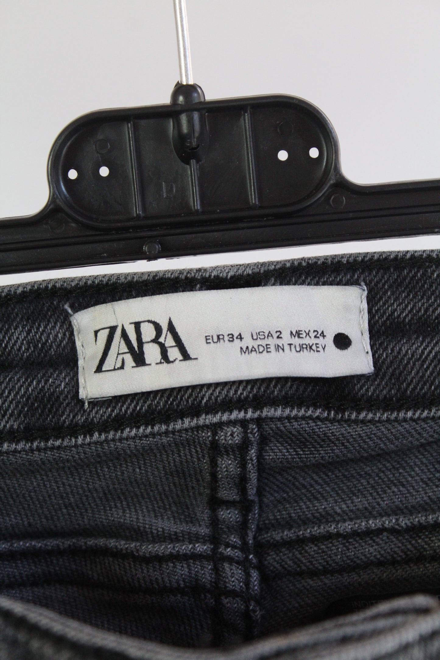 Zara Women's Black Dark Wash Skinny Jeans Size 2