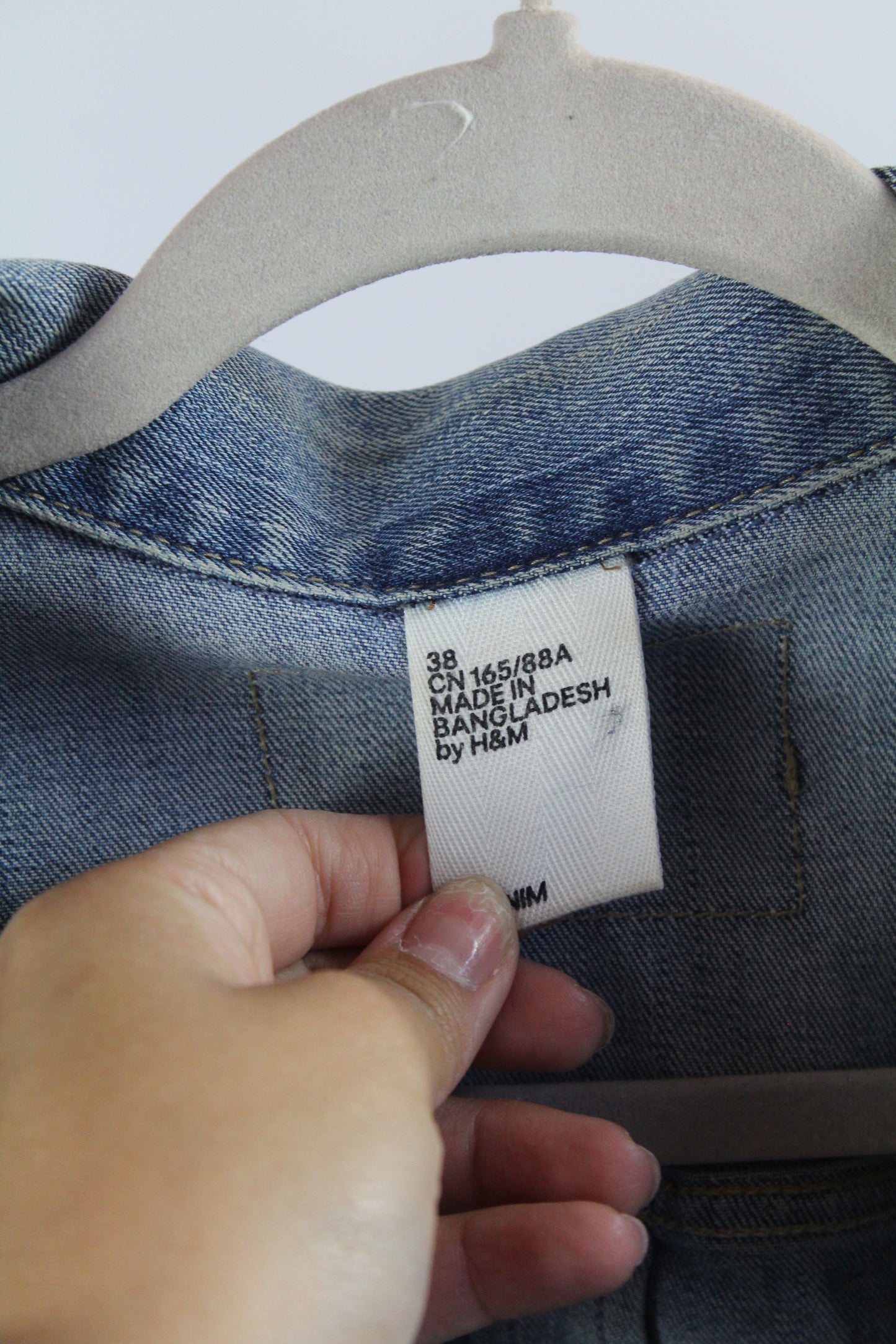 Women's Cropped Levi Denim Jacket Size Small