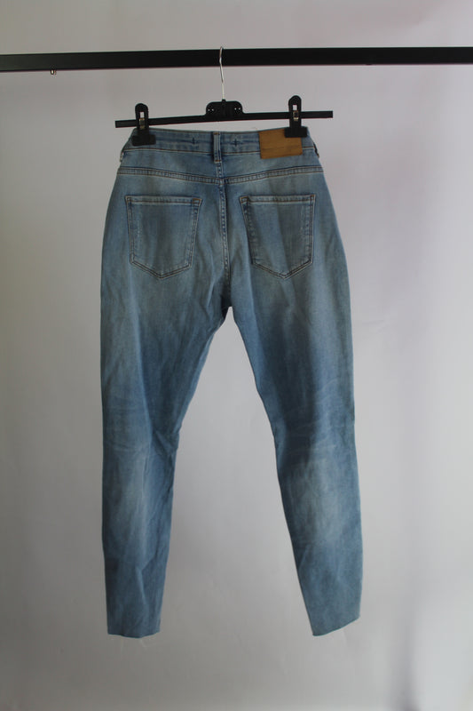 Bershka Distressed Light Wash Denim Women's Size 6