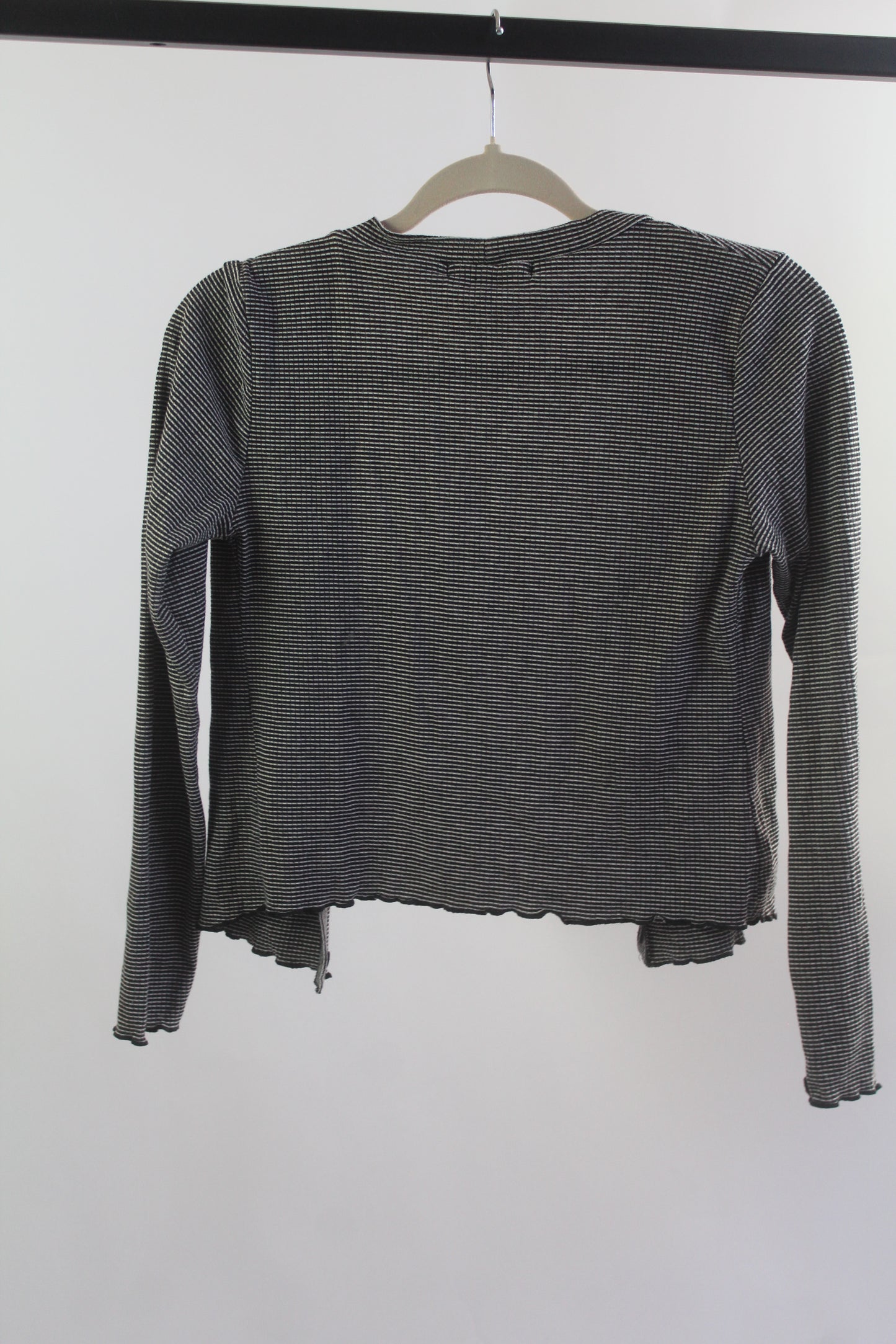 One Clothing Women's Striped Cropped Sweater Size Medium