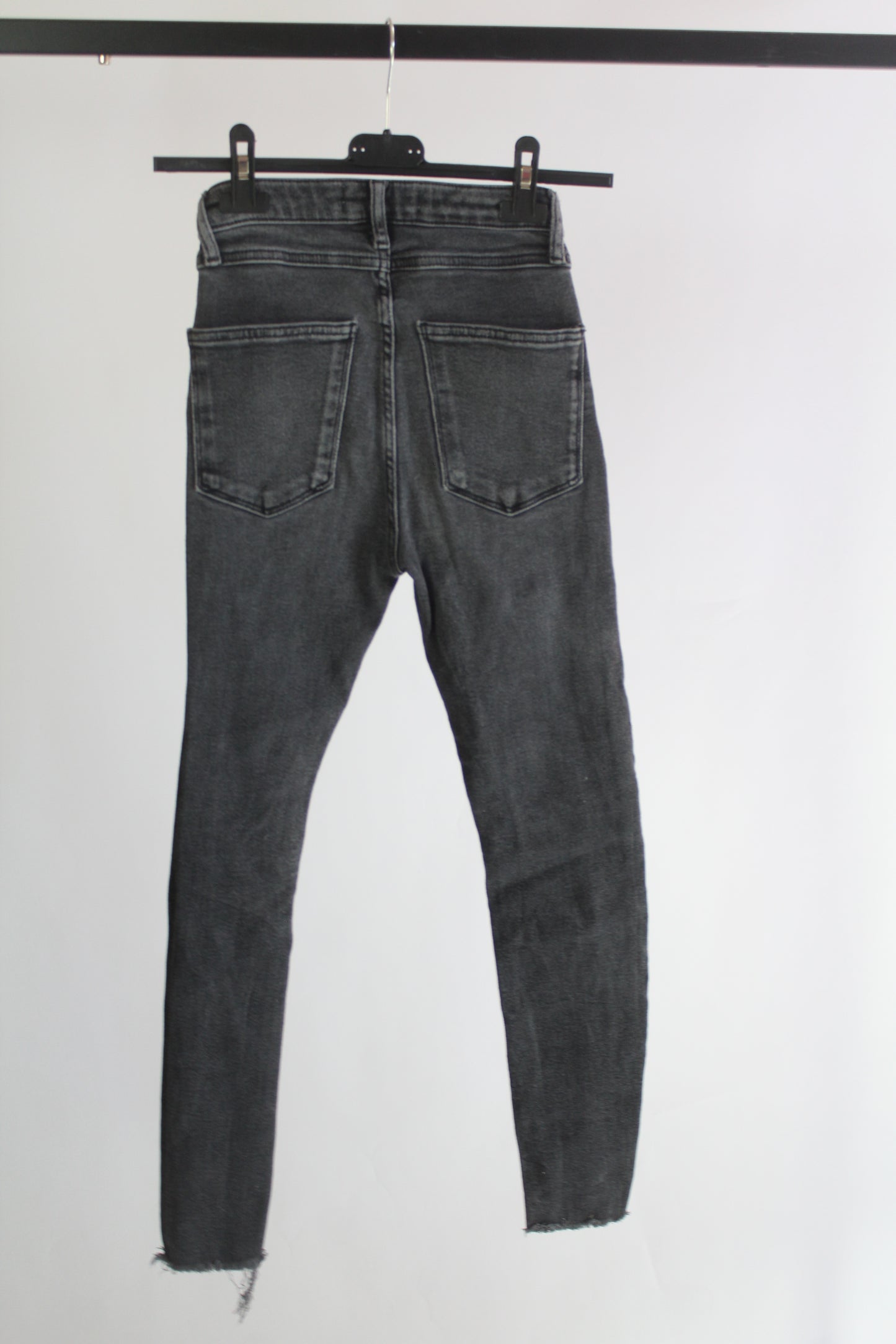 Zara Women's Black Dark Wash Skinny Jeans Size 2
