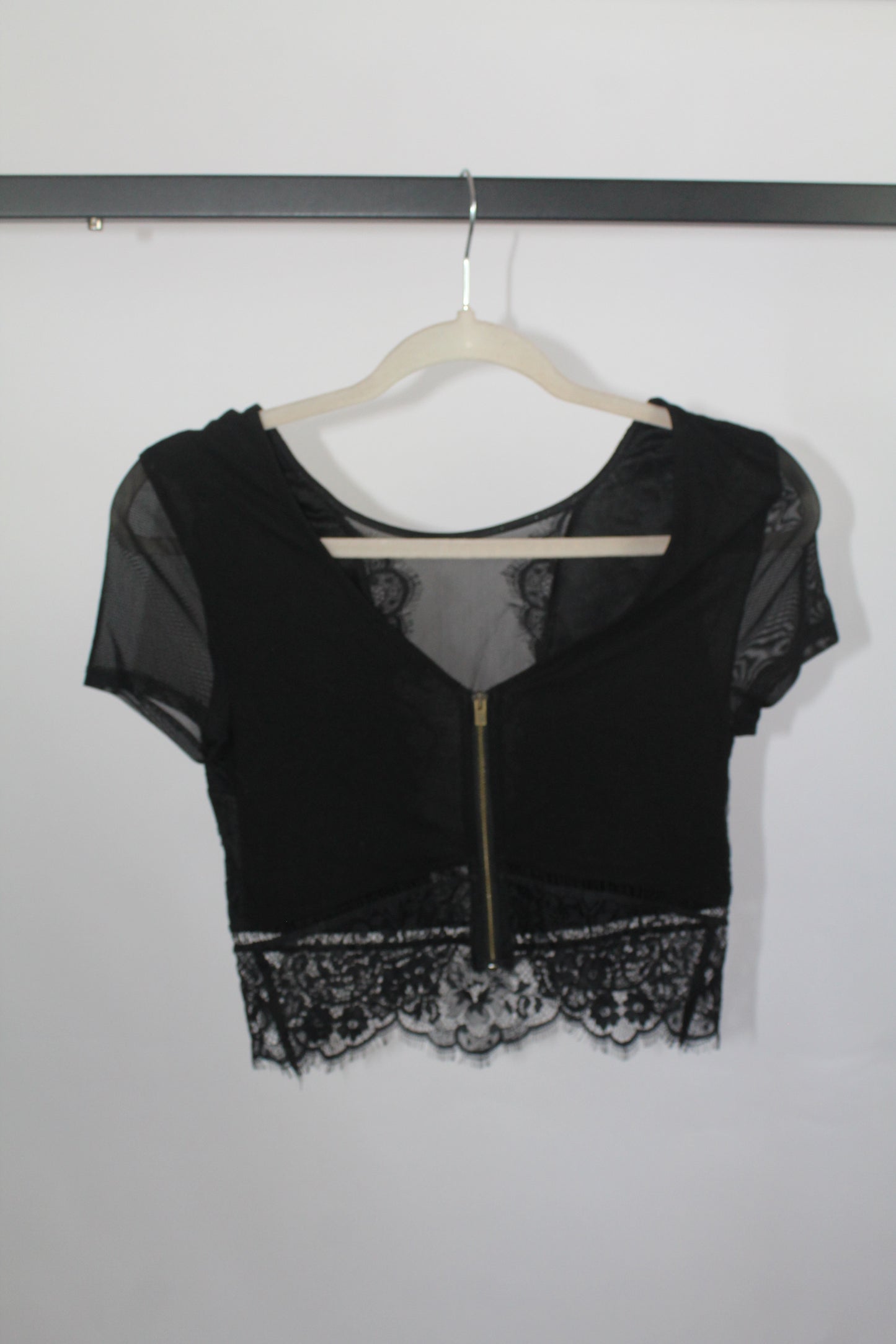 Women's Express Black Crop Top Size XS