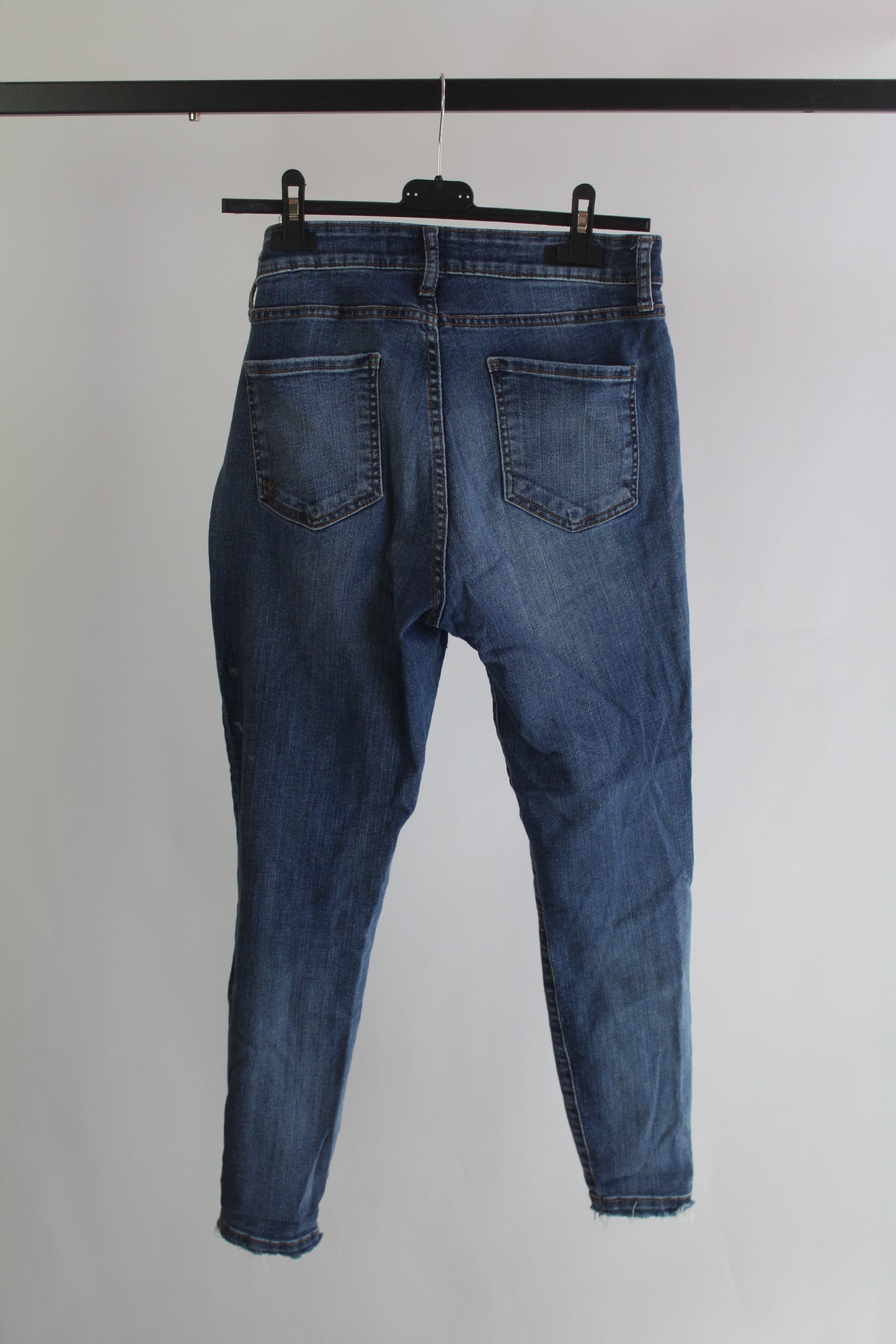 Kut Women's Dark Wash Denim Skinny Jeans Size 8  - Stretch Fabric