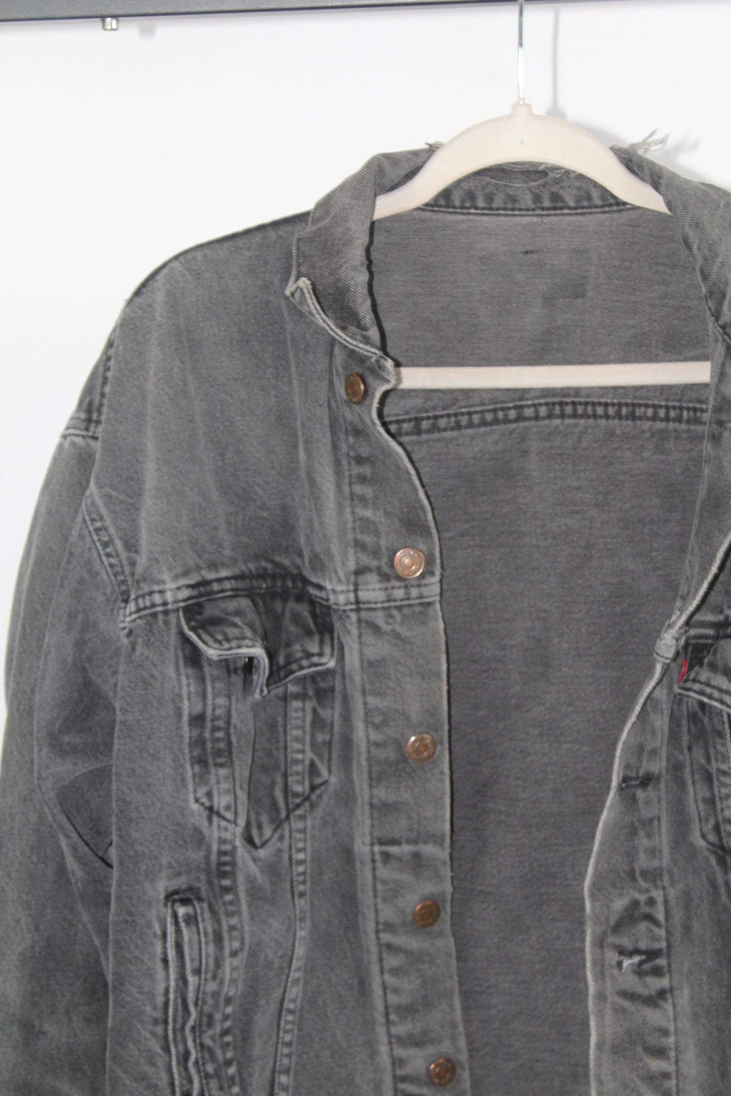 Women's Vintage Levi's Dark Grey Distressed Denim Jacket Size Medium