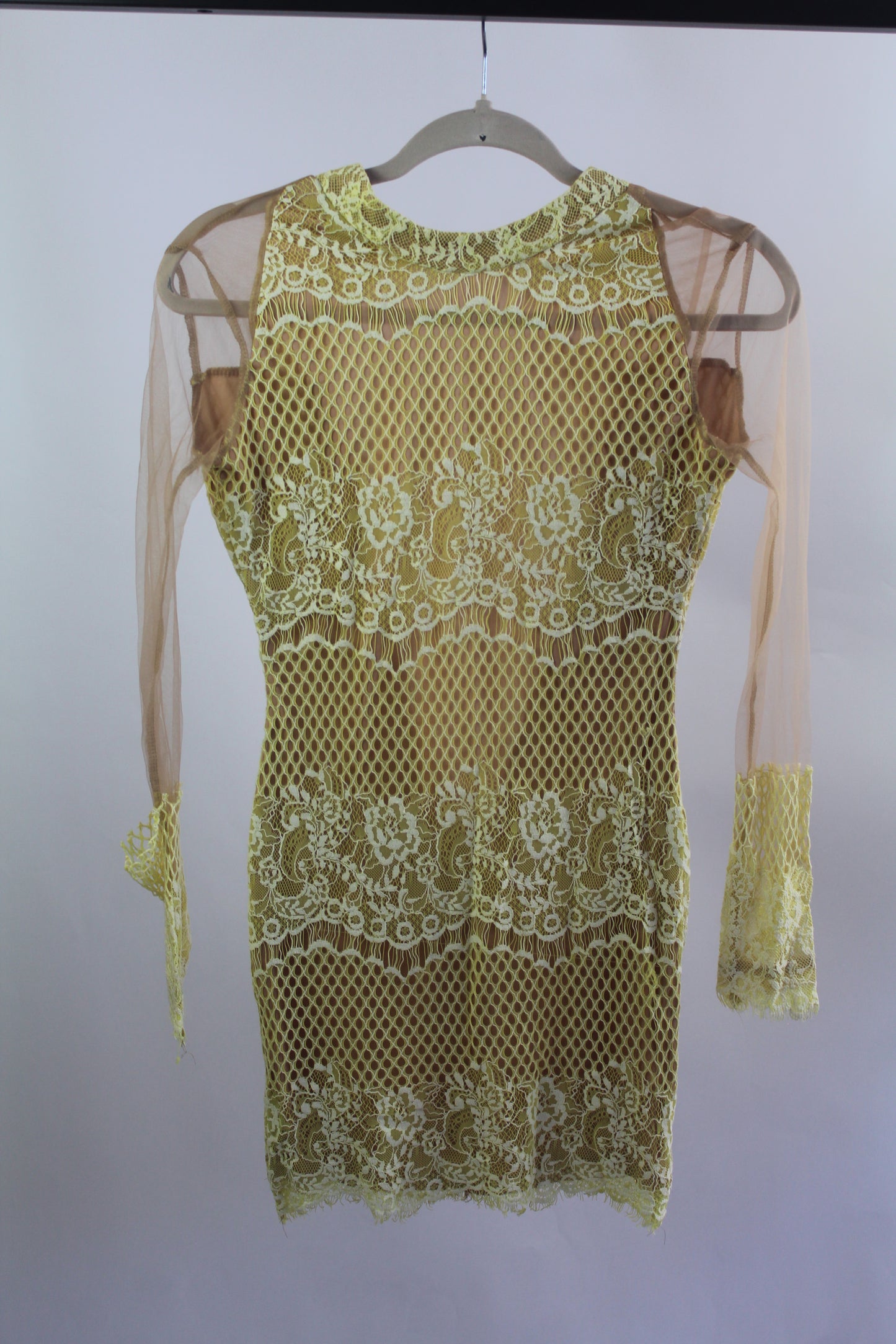Yellow/Tan Lace Women's Mini Long Sleeve Dress Size 6
